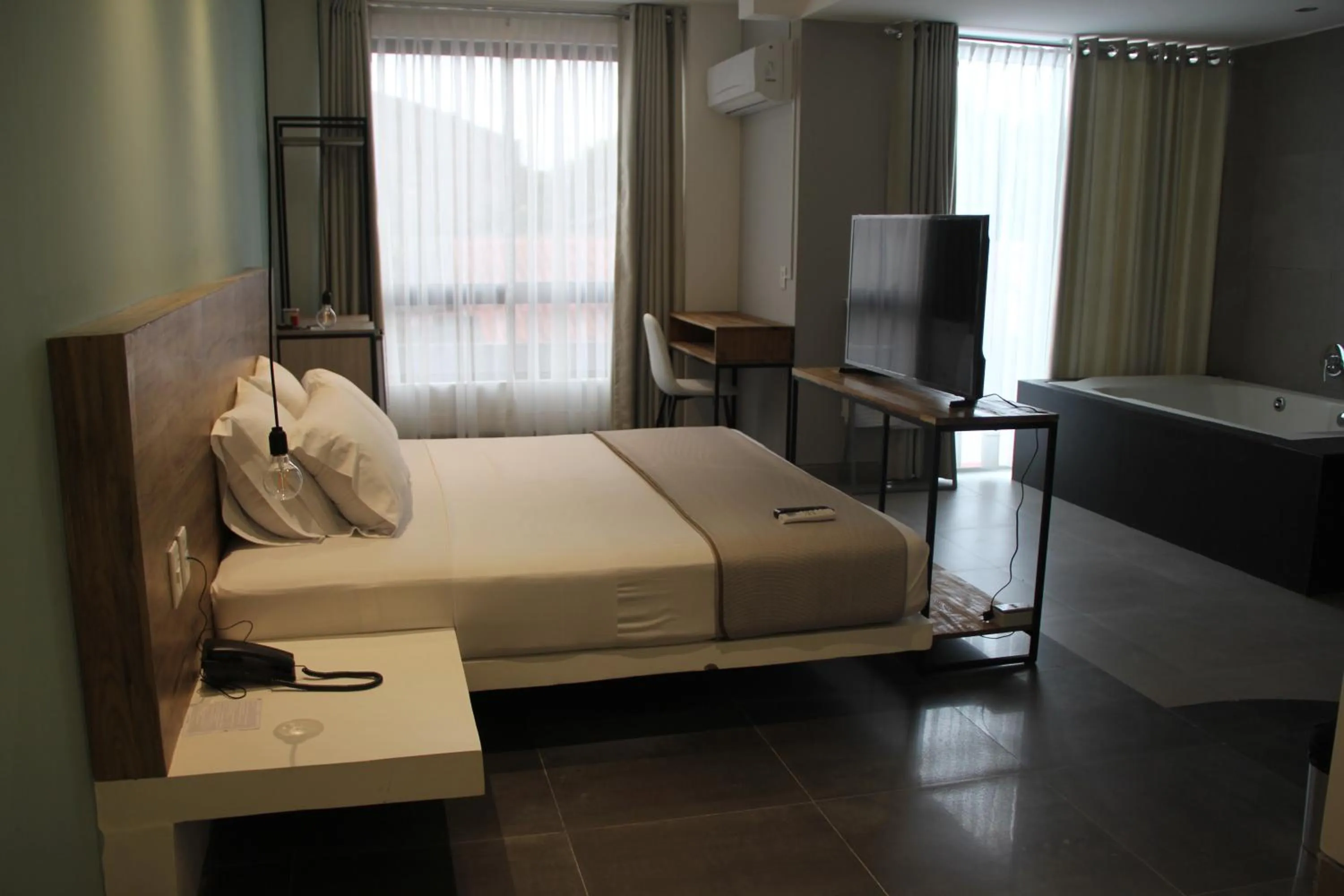 TV and multimedia, Bed in Hotel G