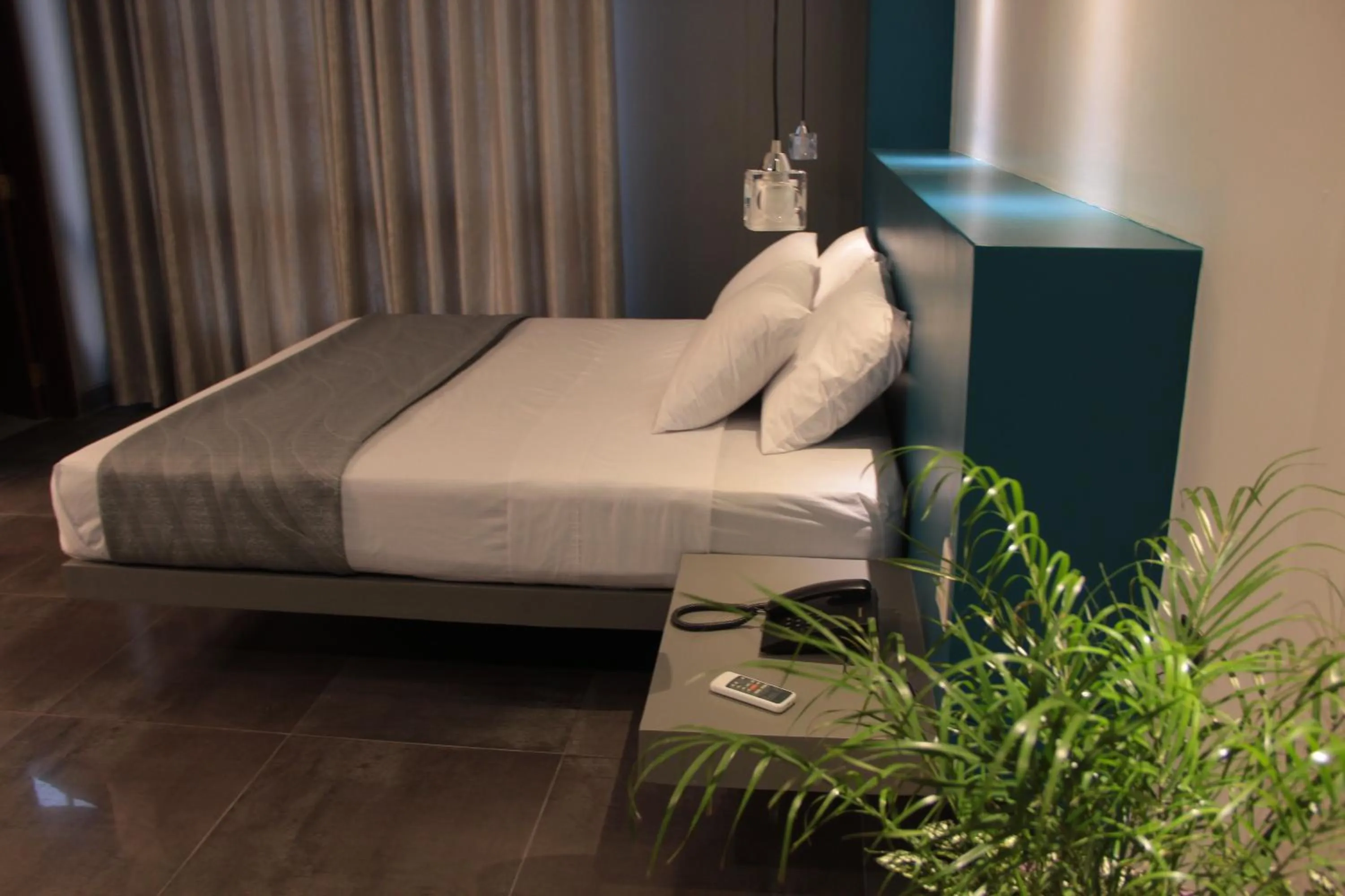 Shower, Bed in Hotel G