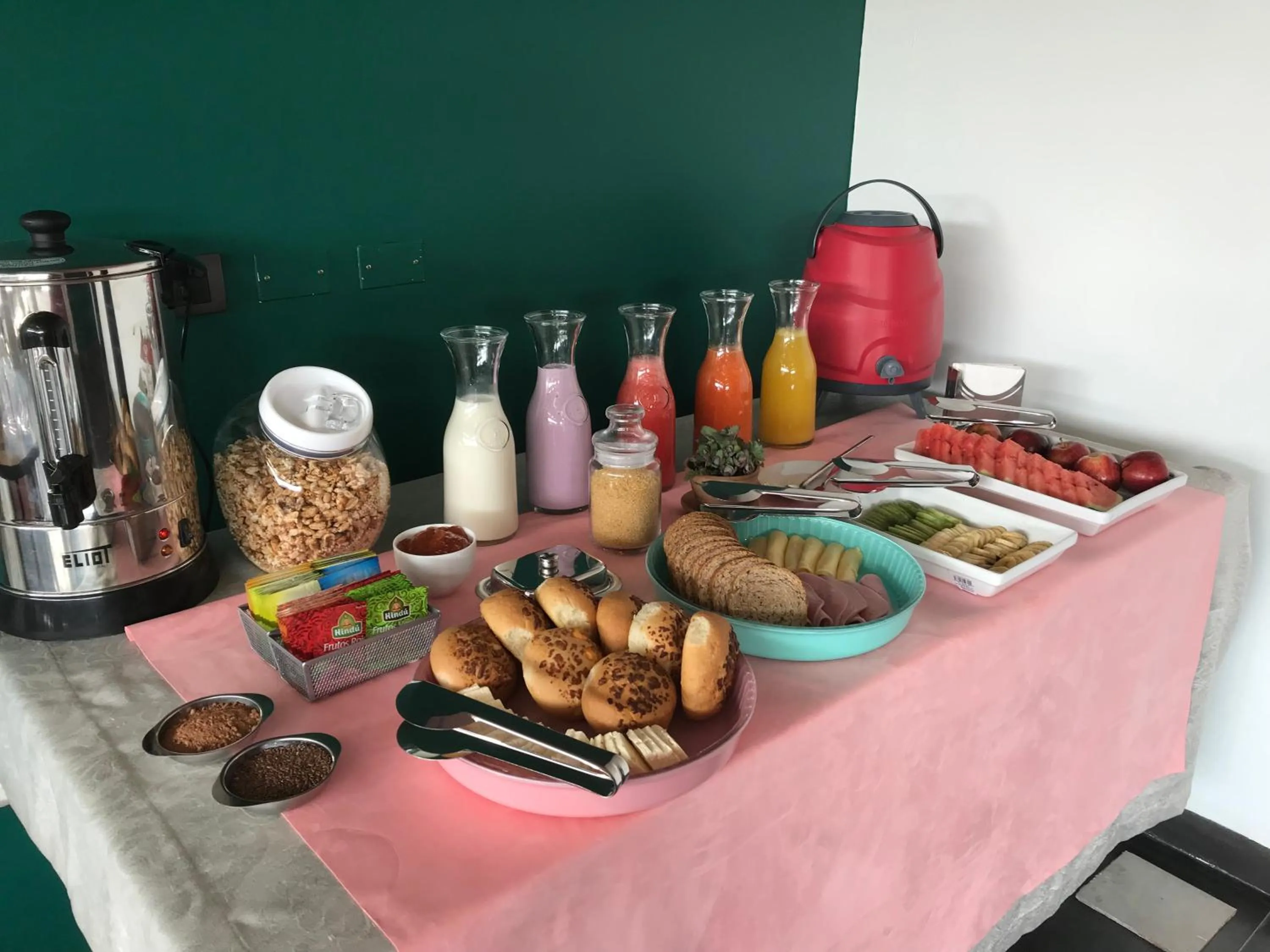 Restaurant/places to eat in Hotel G