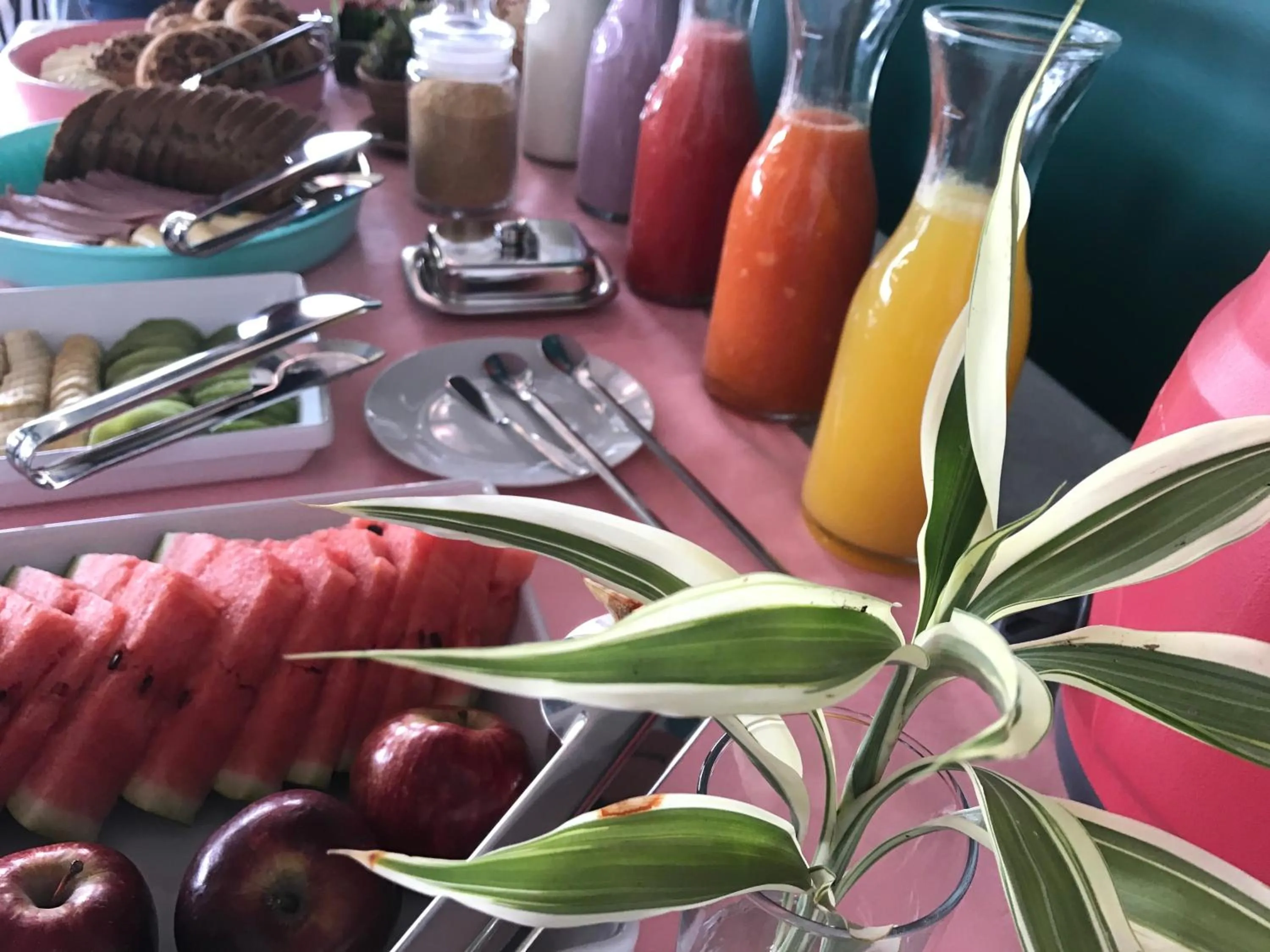 Restaurant/places to eat in Hotel G