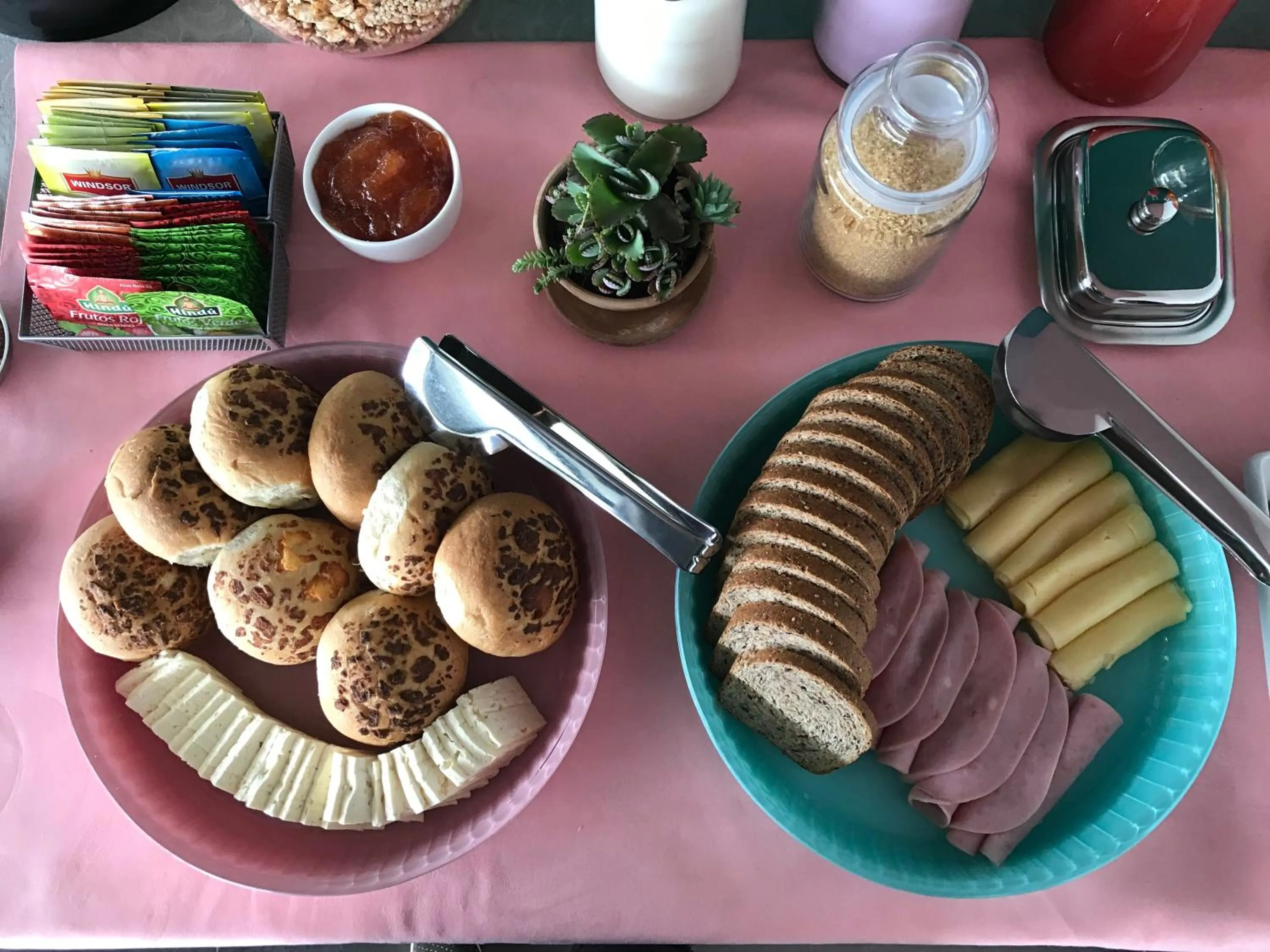 Restaurant/places to eat in Hotel G