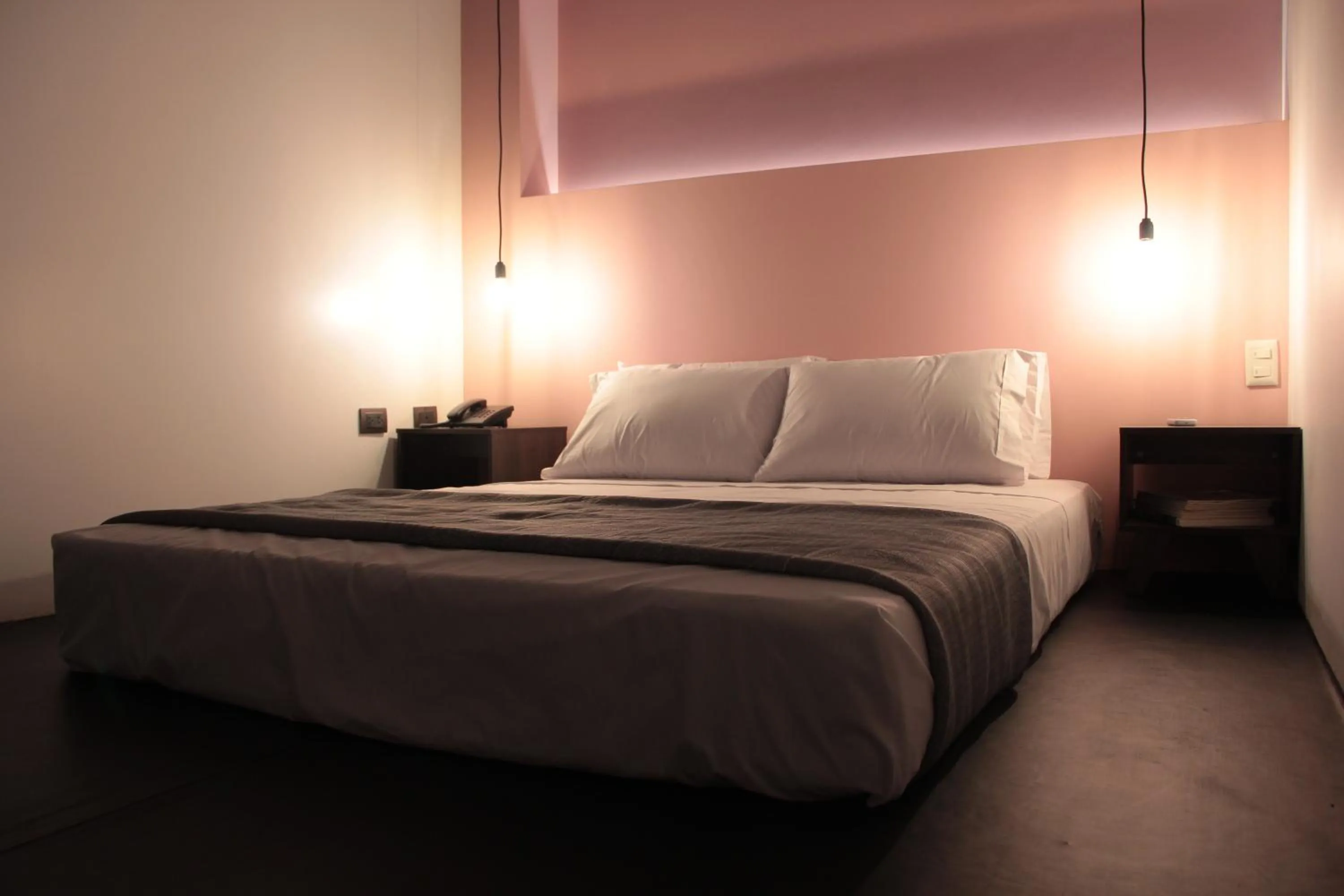 Shower, Bed in Hotel G