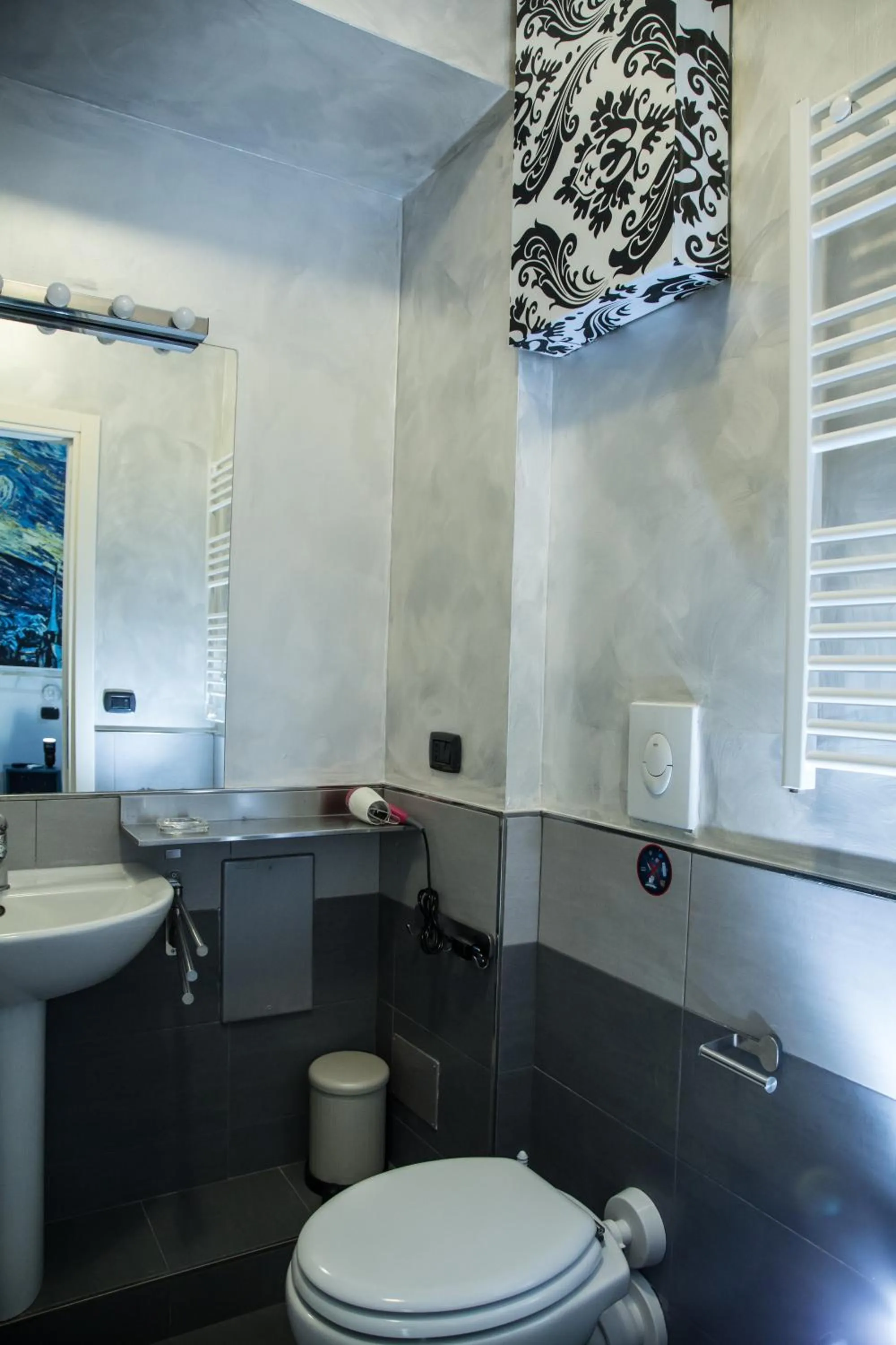 Bathroom in Art in B&B