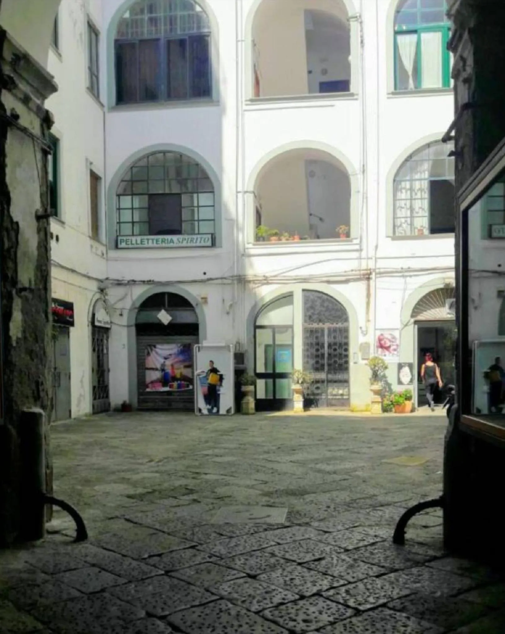 Property building in Art in B&B