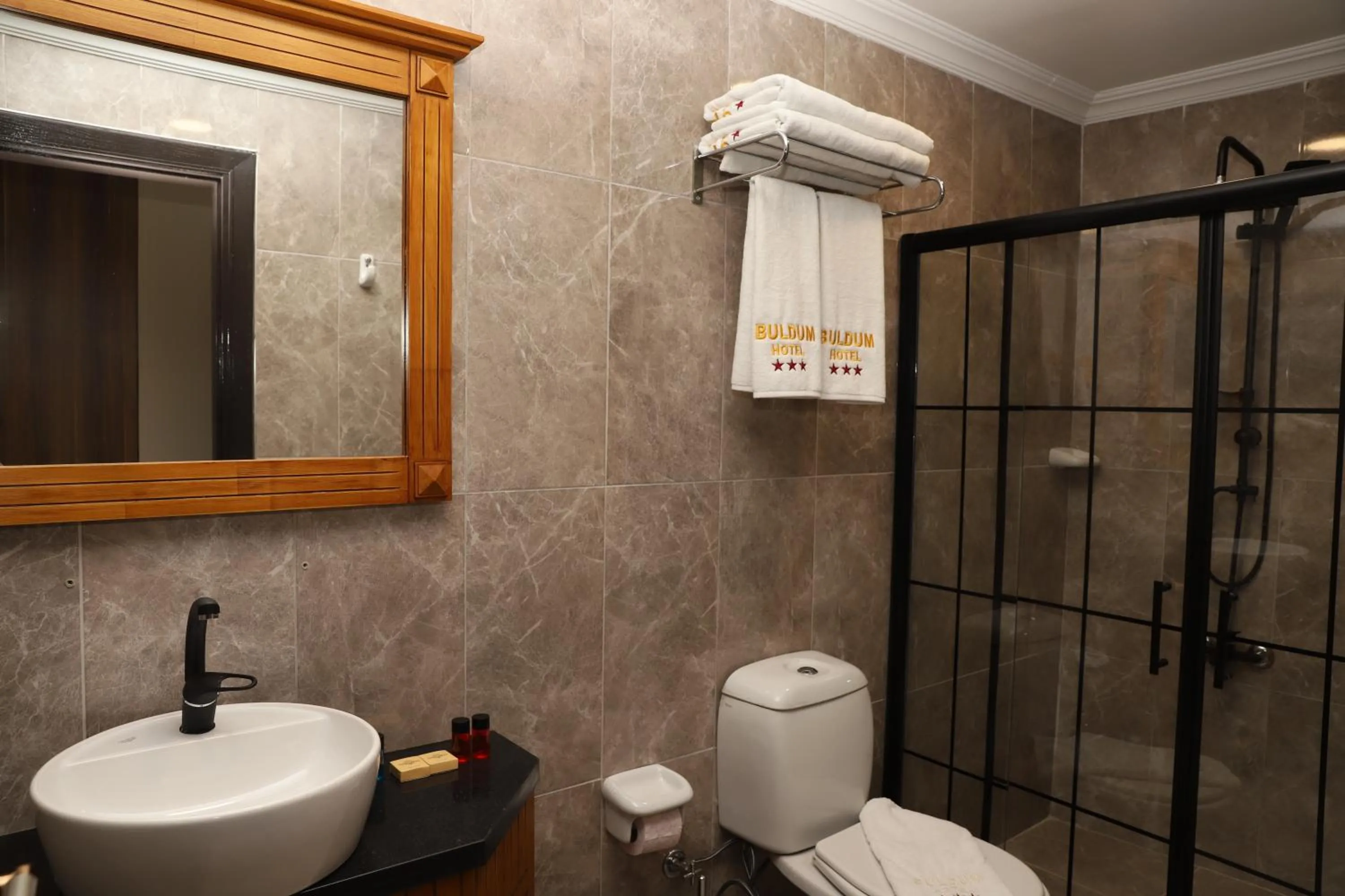 Bathroom in Buldum Otel