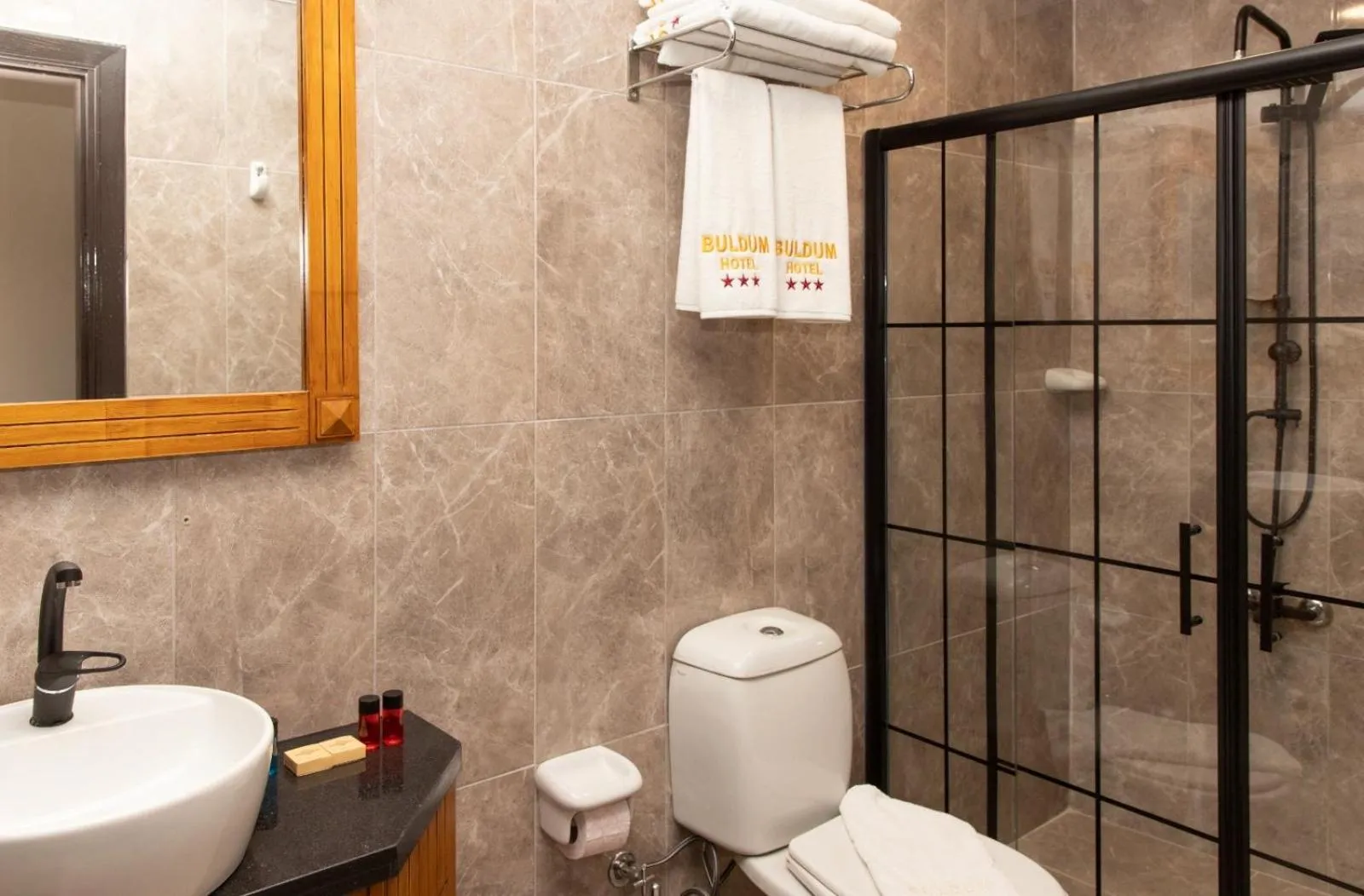 Bathroom in Buldum Otel