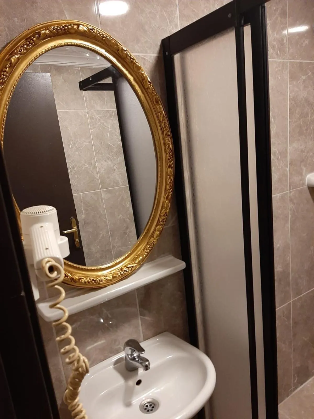 Bathroom in Buldum Otel