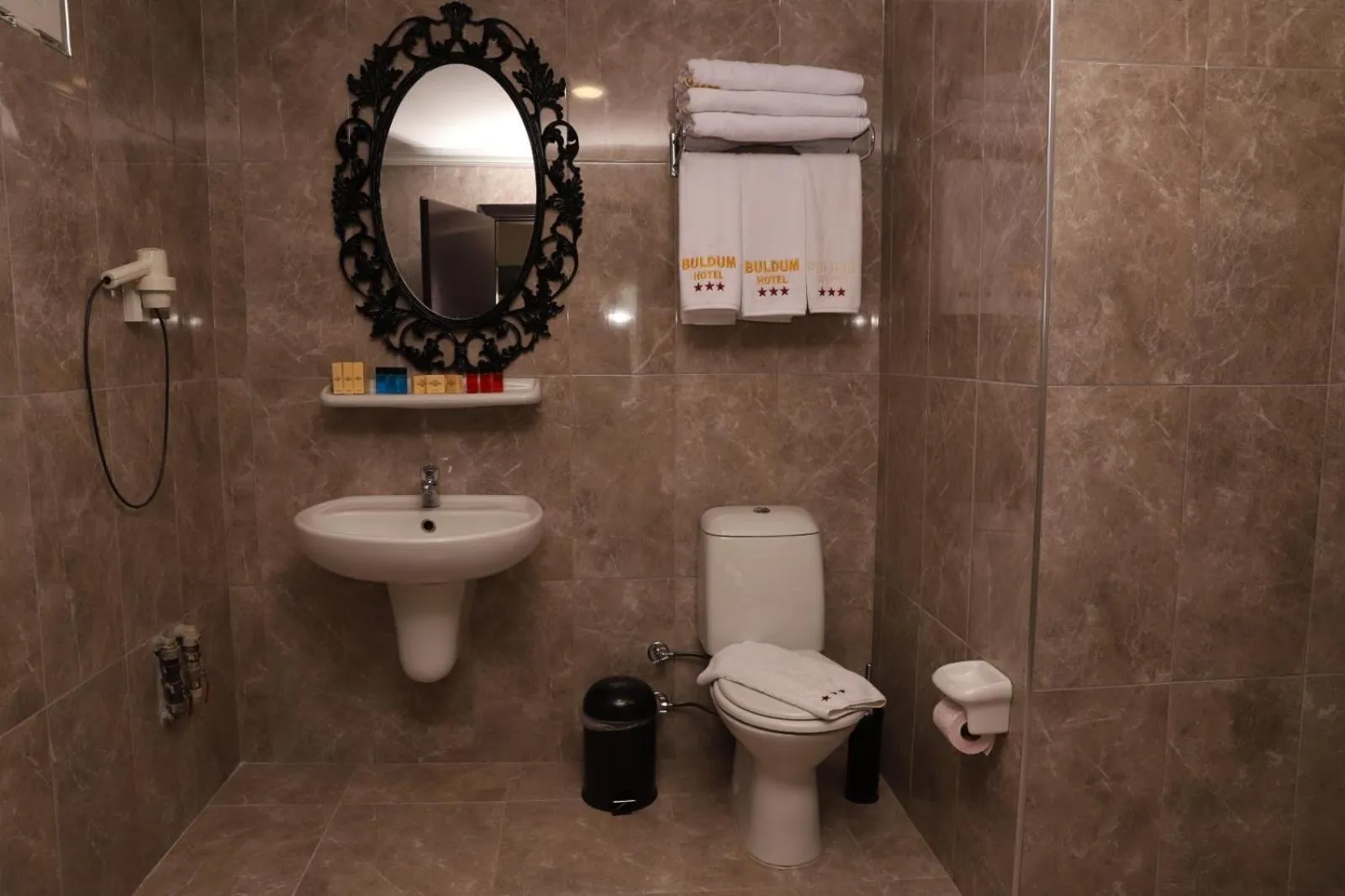 Bathroom in Buldum Otel