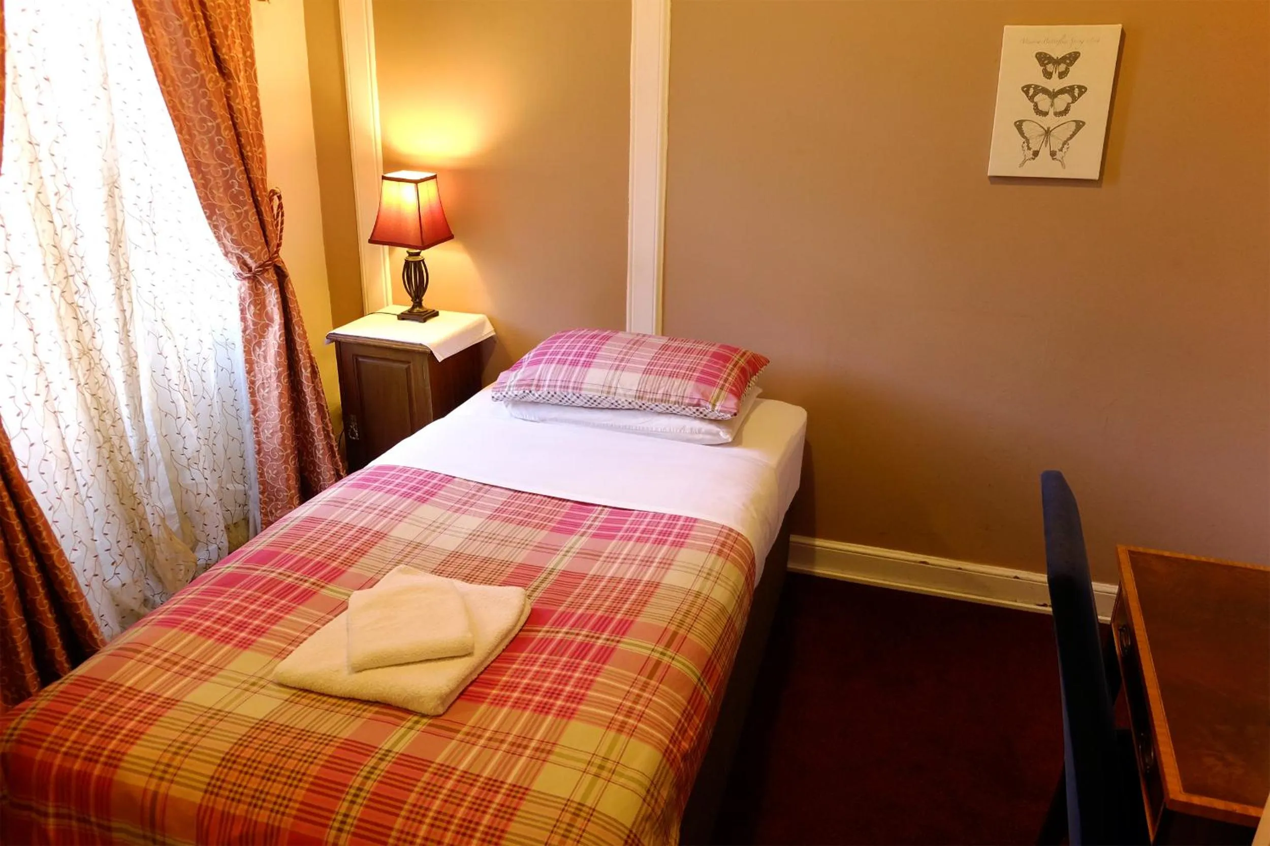 Bed in Regent House Hotel - City Centre Hotel