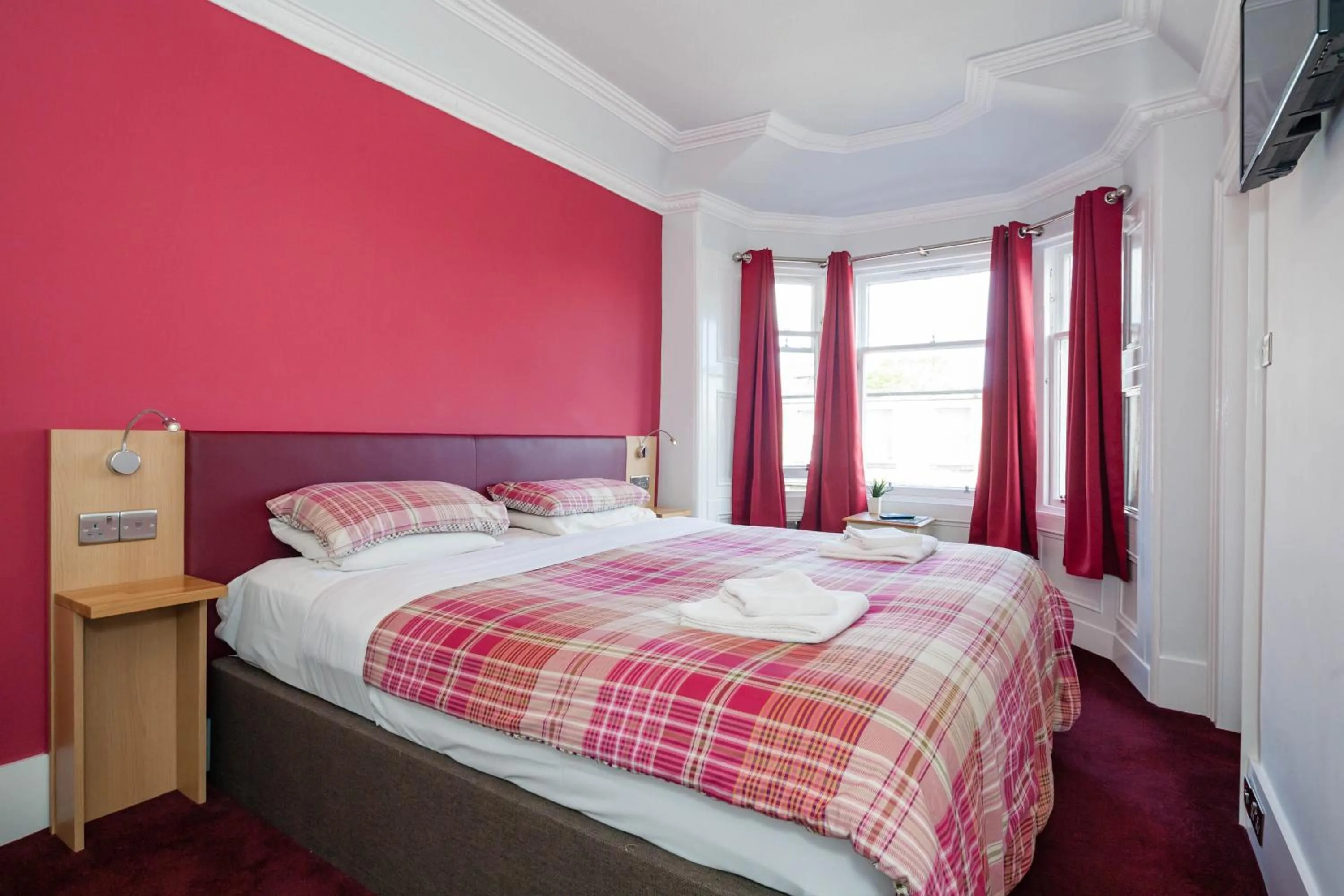 Bed in Regent House Hotel - City Centre Hotel