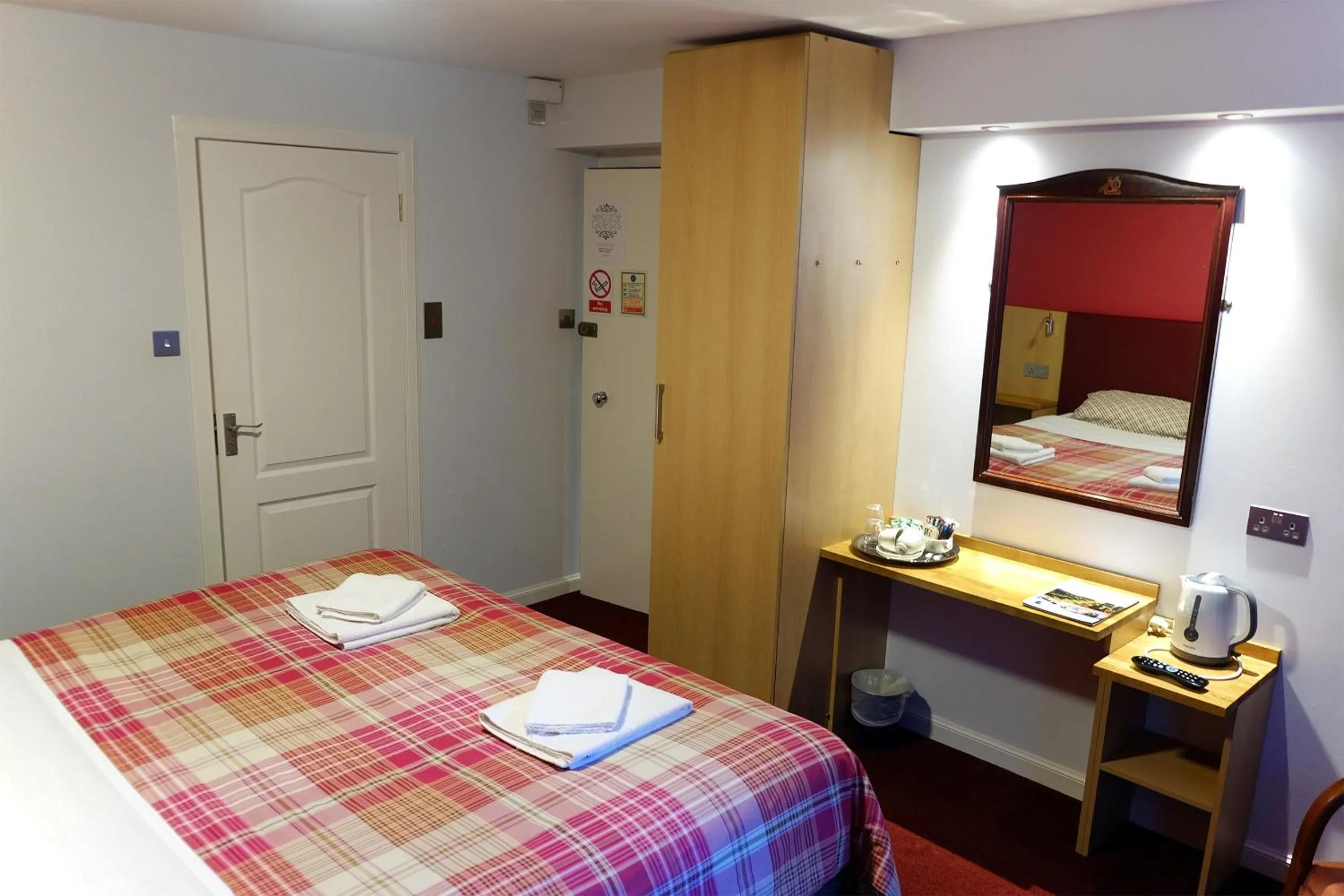 Bedroom, Bed in Regent House Hotel - City Centre Hotel