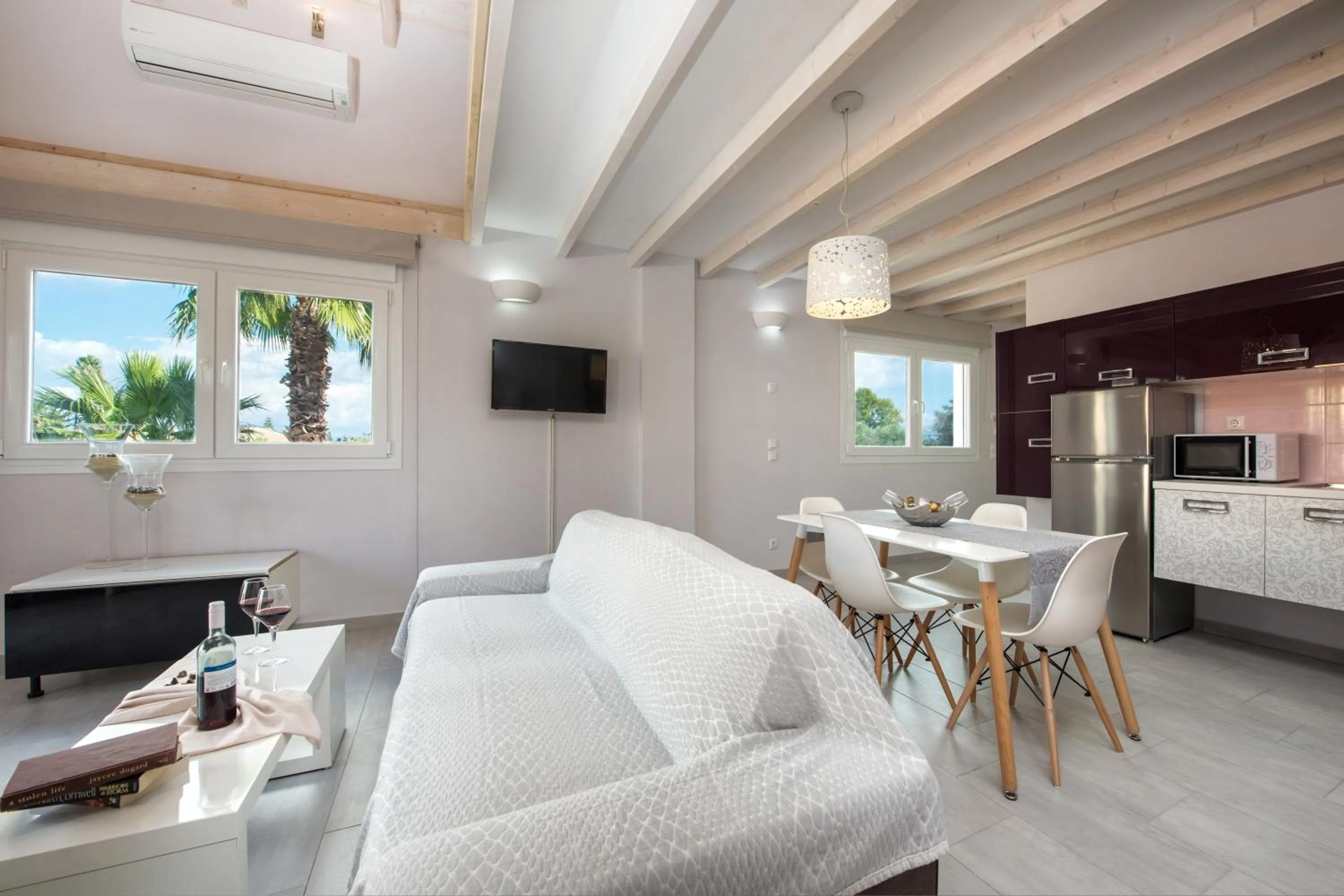 Kitchen or kitchenette in Kavos Plaza Hotel