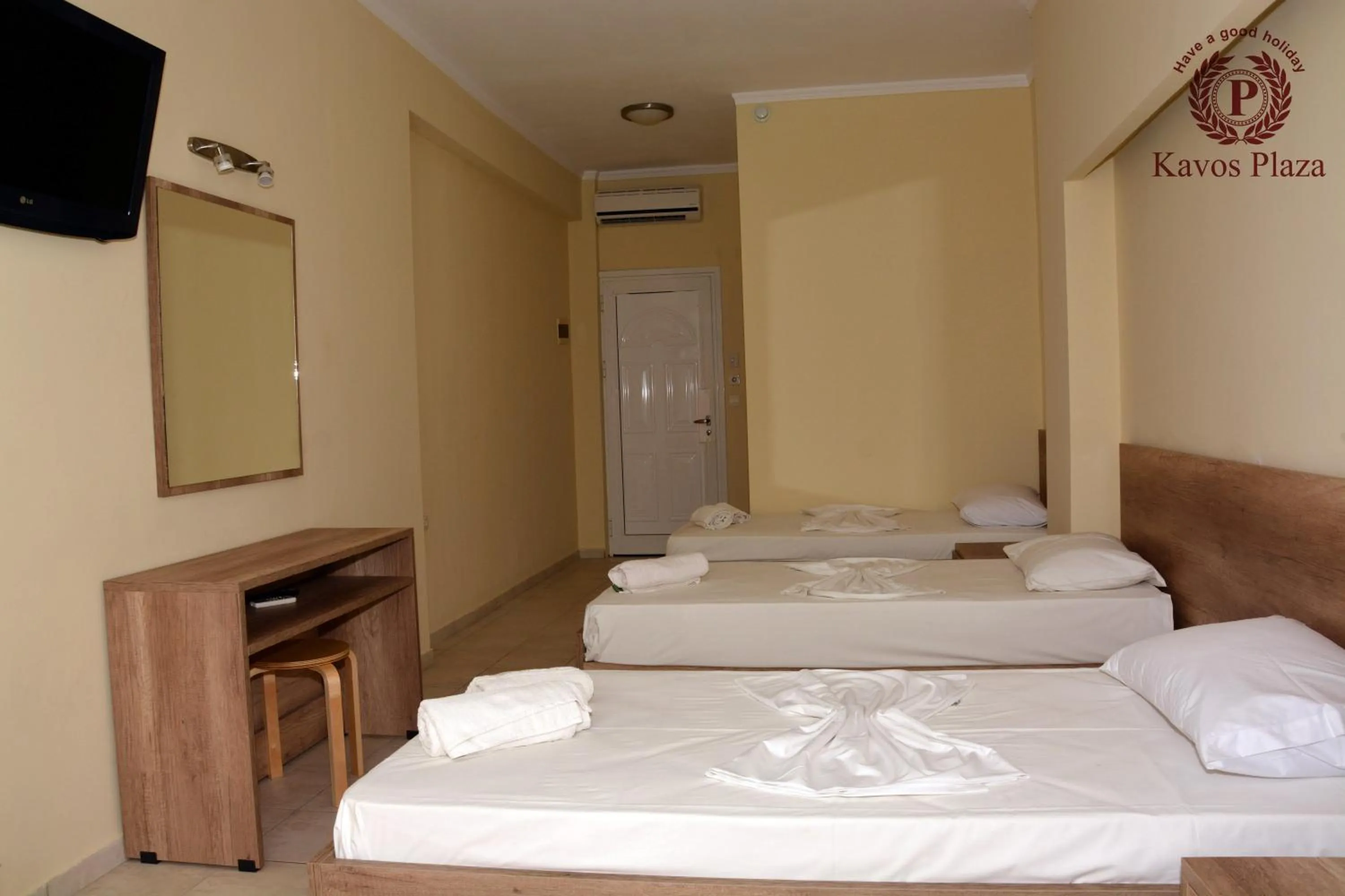 Bedroom, Bed in Kavos Plaza Hotel