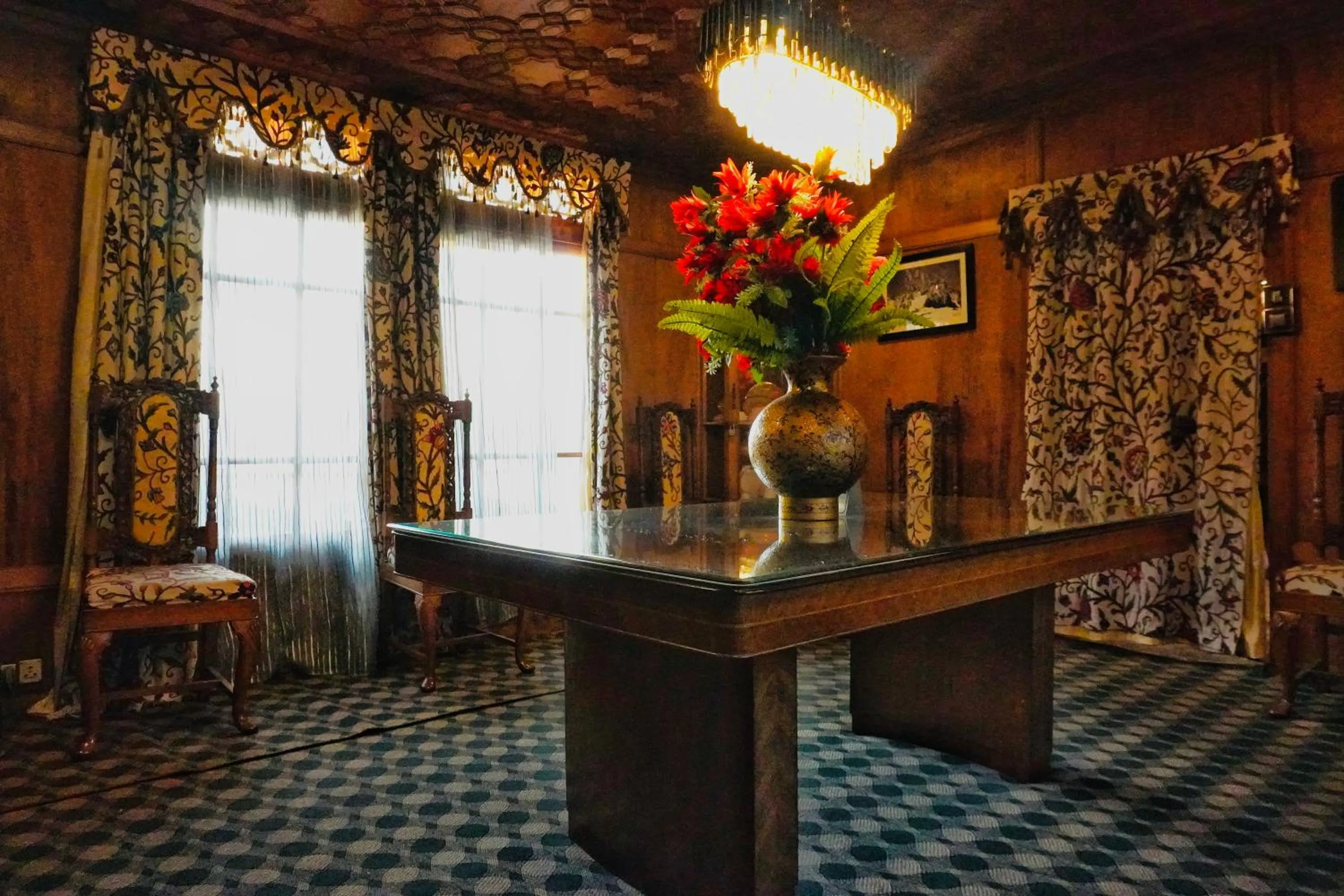 Dining area in Swan Group of Houseboats, Golden Dal Lake