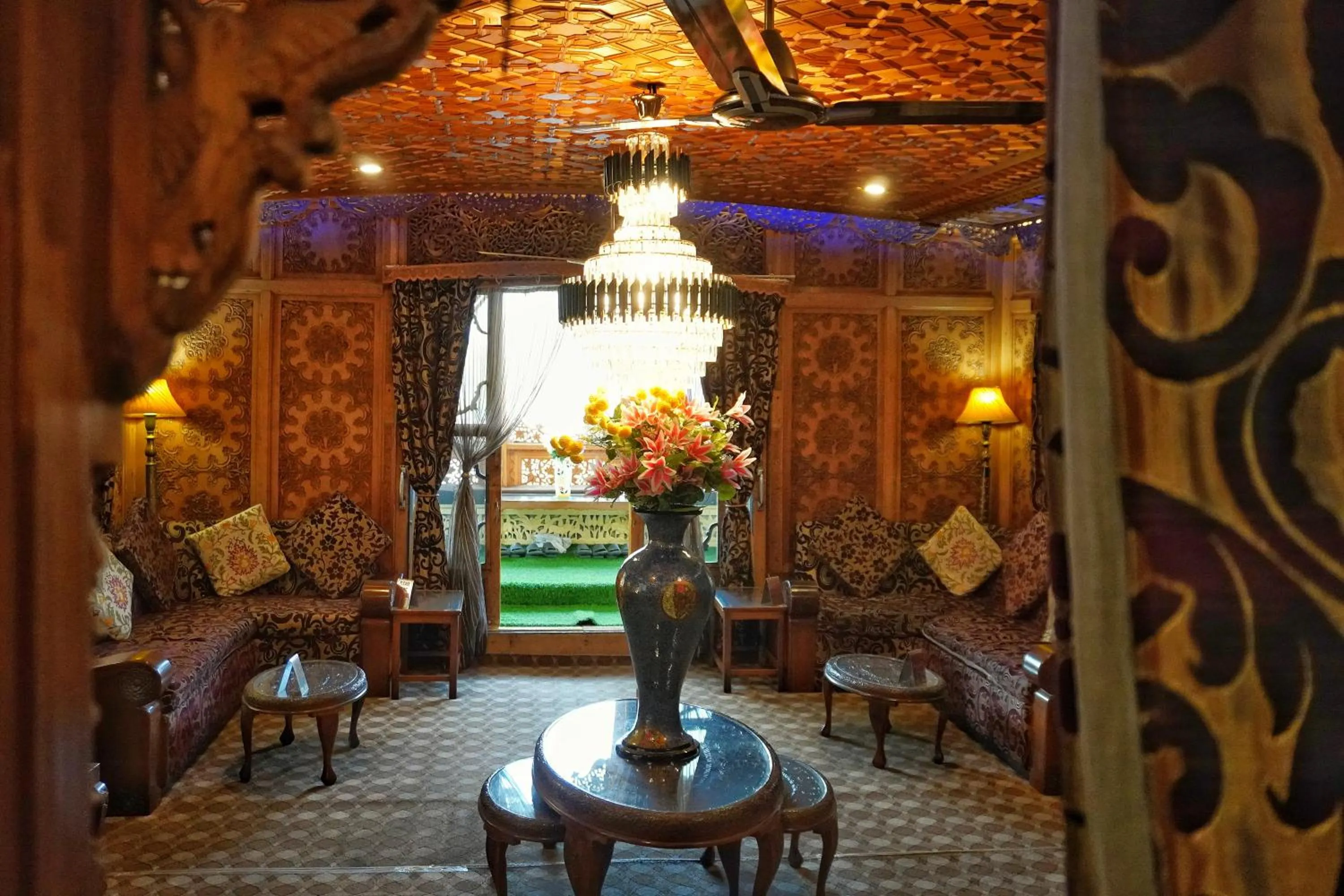Living room in Swan Group of Houseboats, Golden Dal Lake
