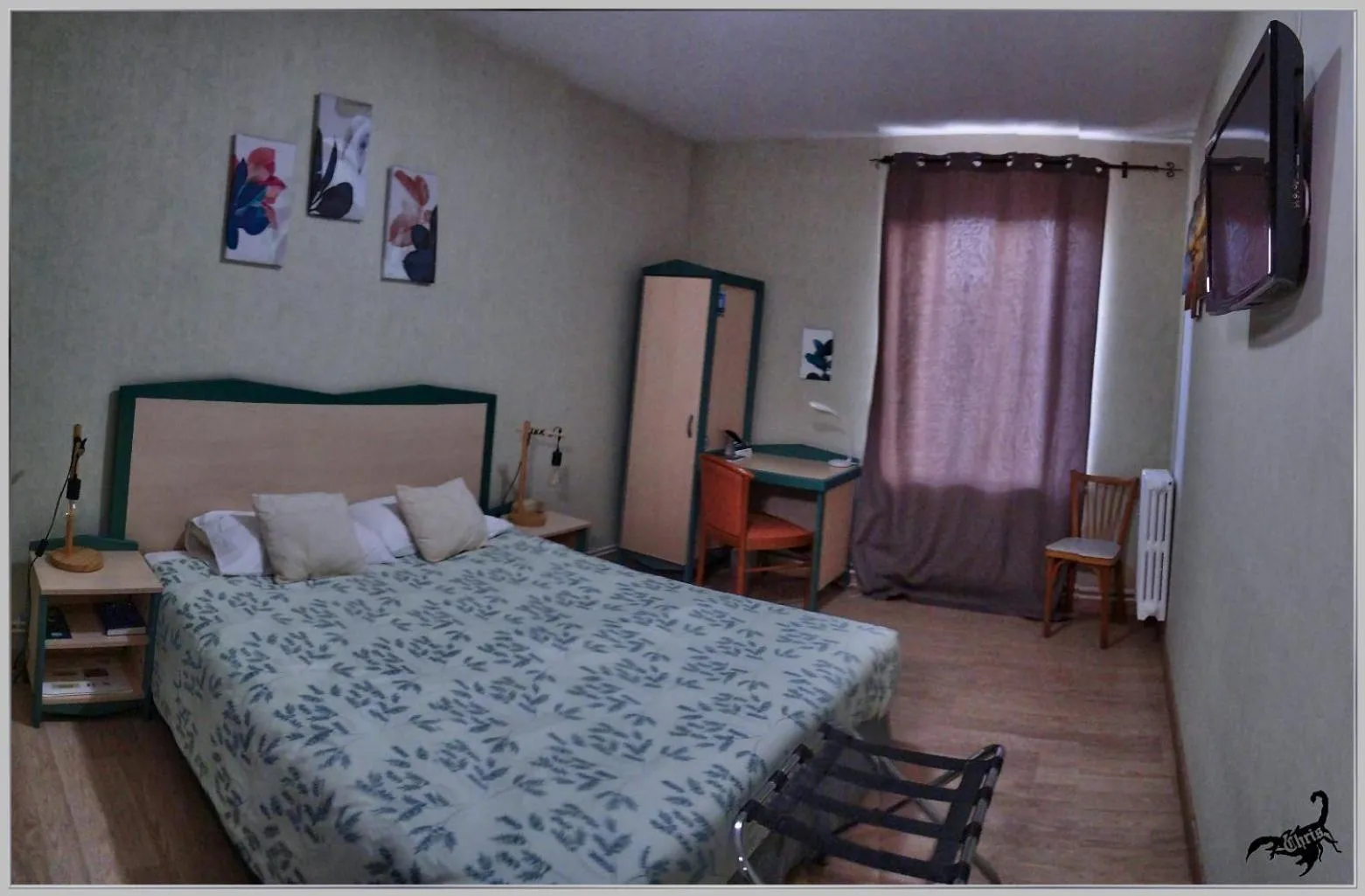 View (from property/room), Bed in Logis Hotel Des Voyageurs Restaurant La Bonne Tabl'Hay