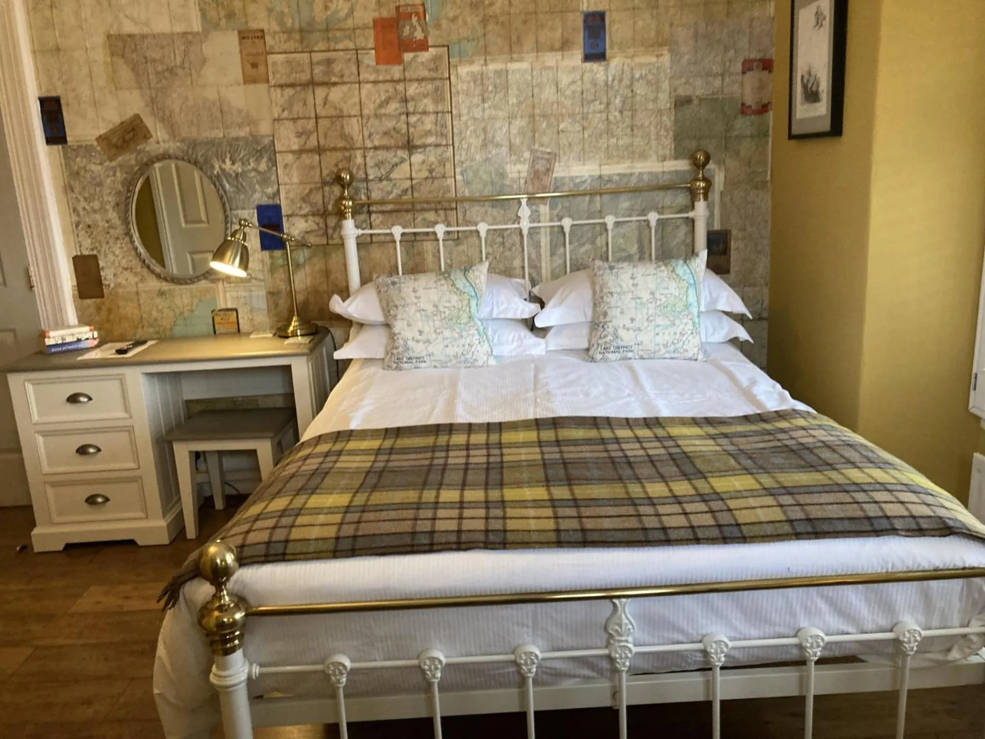 Bed in Rum Doodle, Windermere B&B