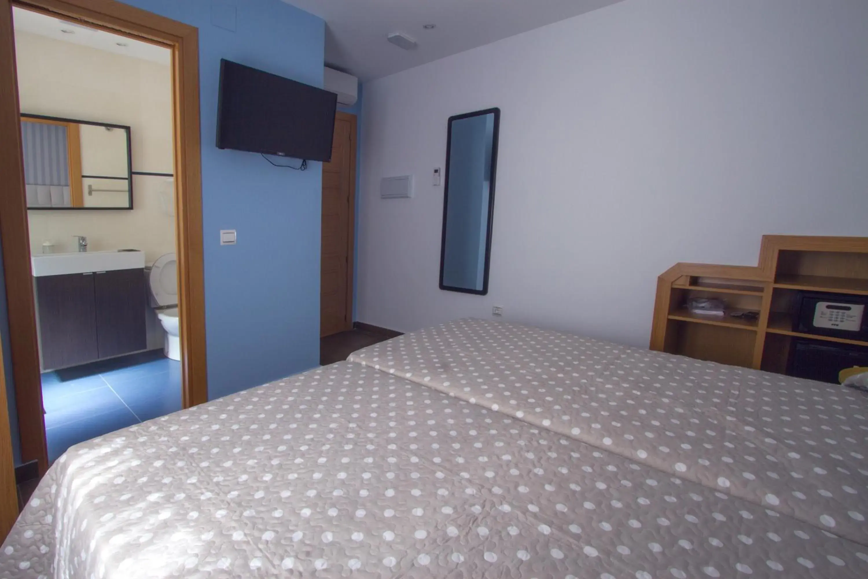 Twin Room in Pixel Twin Room in Pixel