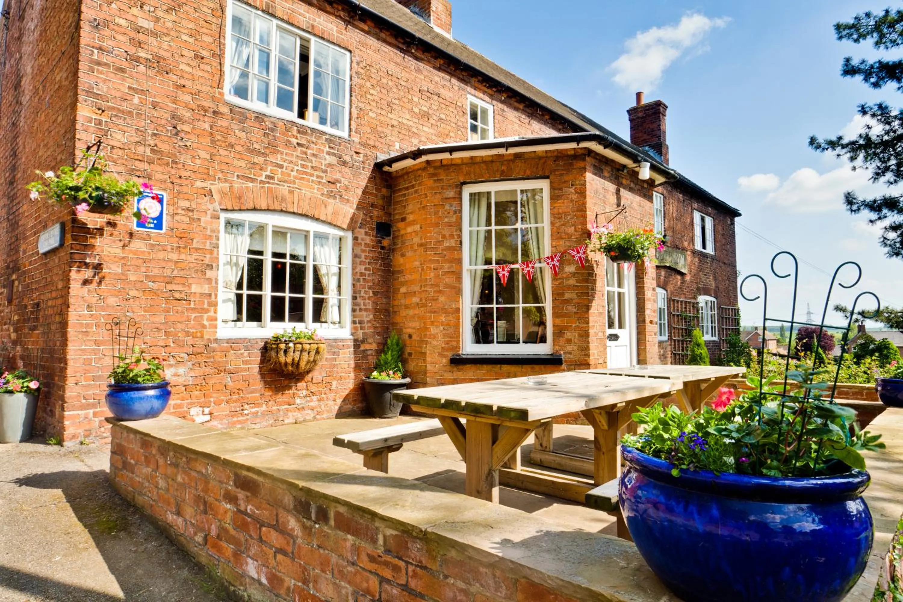 Patio in The Dovecote Inn