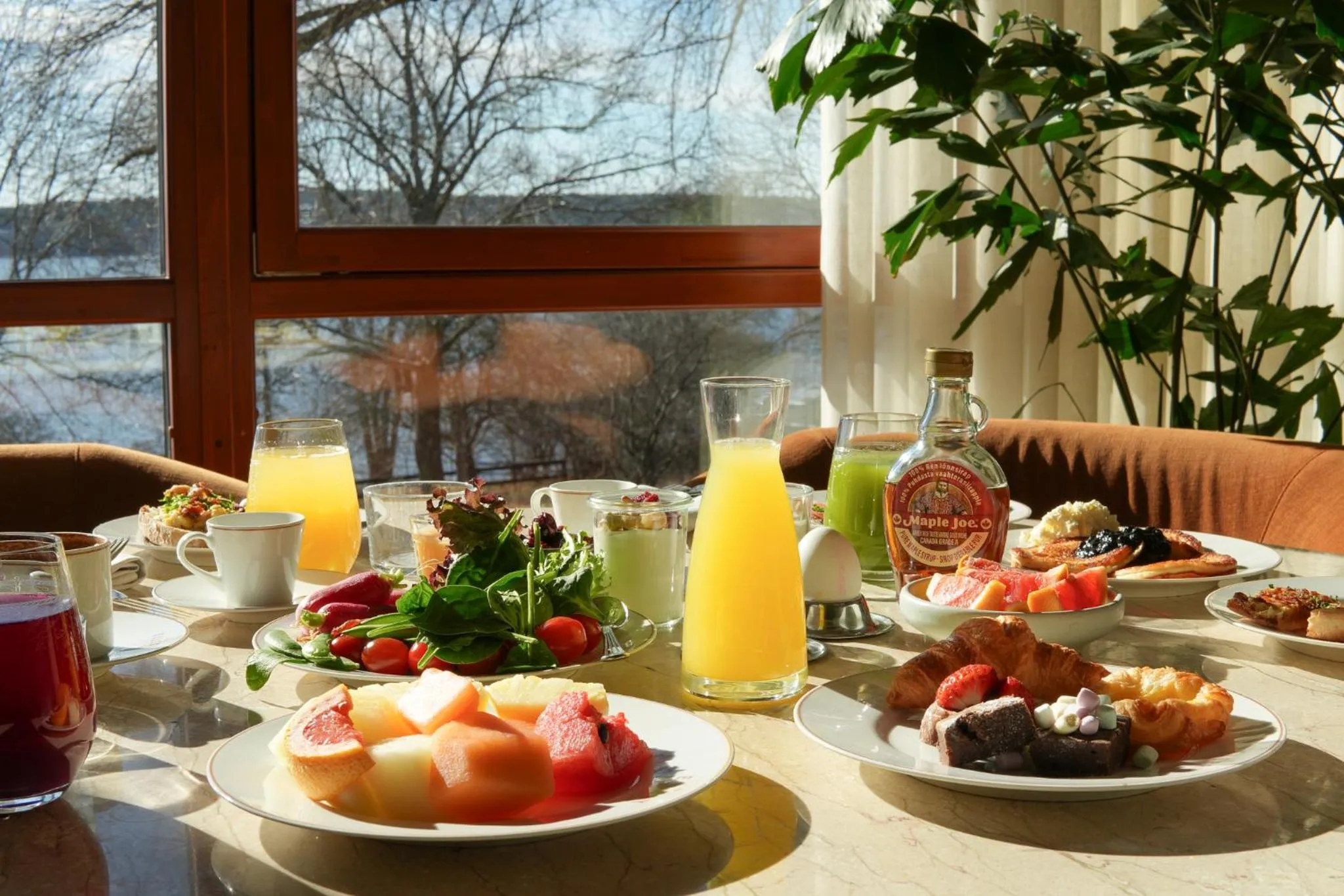 Breakfast in Ellery Beach House