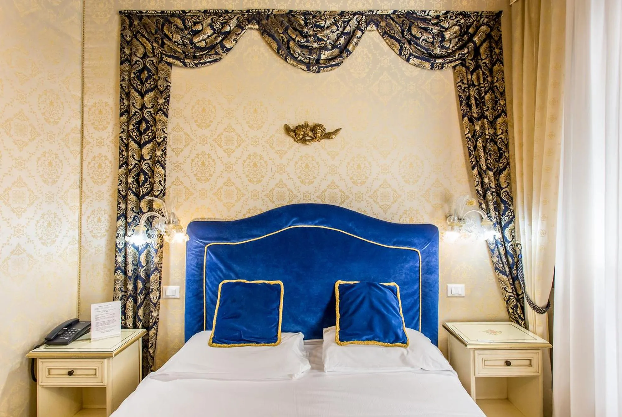 Photo of the whole room, Bed in Residenza La Campana