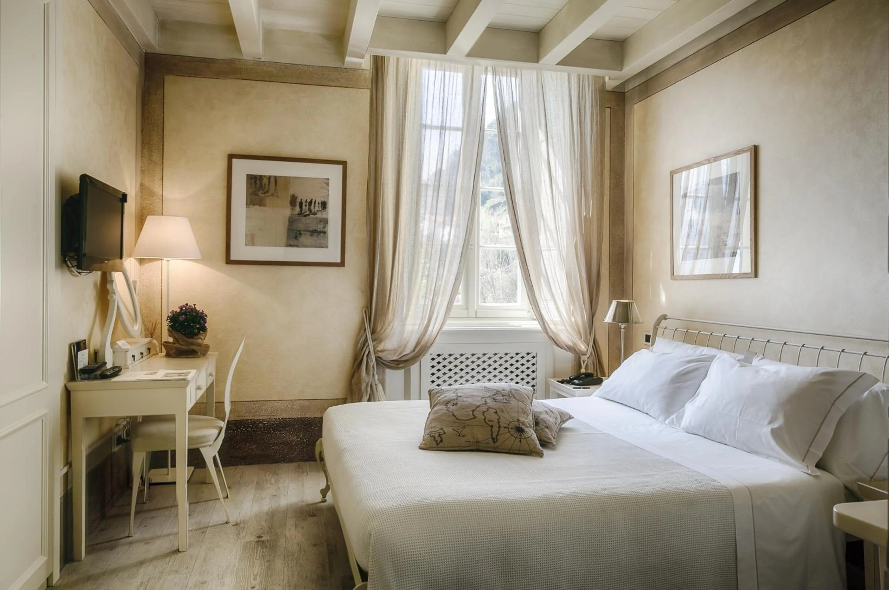 Photo of the whole room, Bed in Relais Villa Vittoria