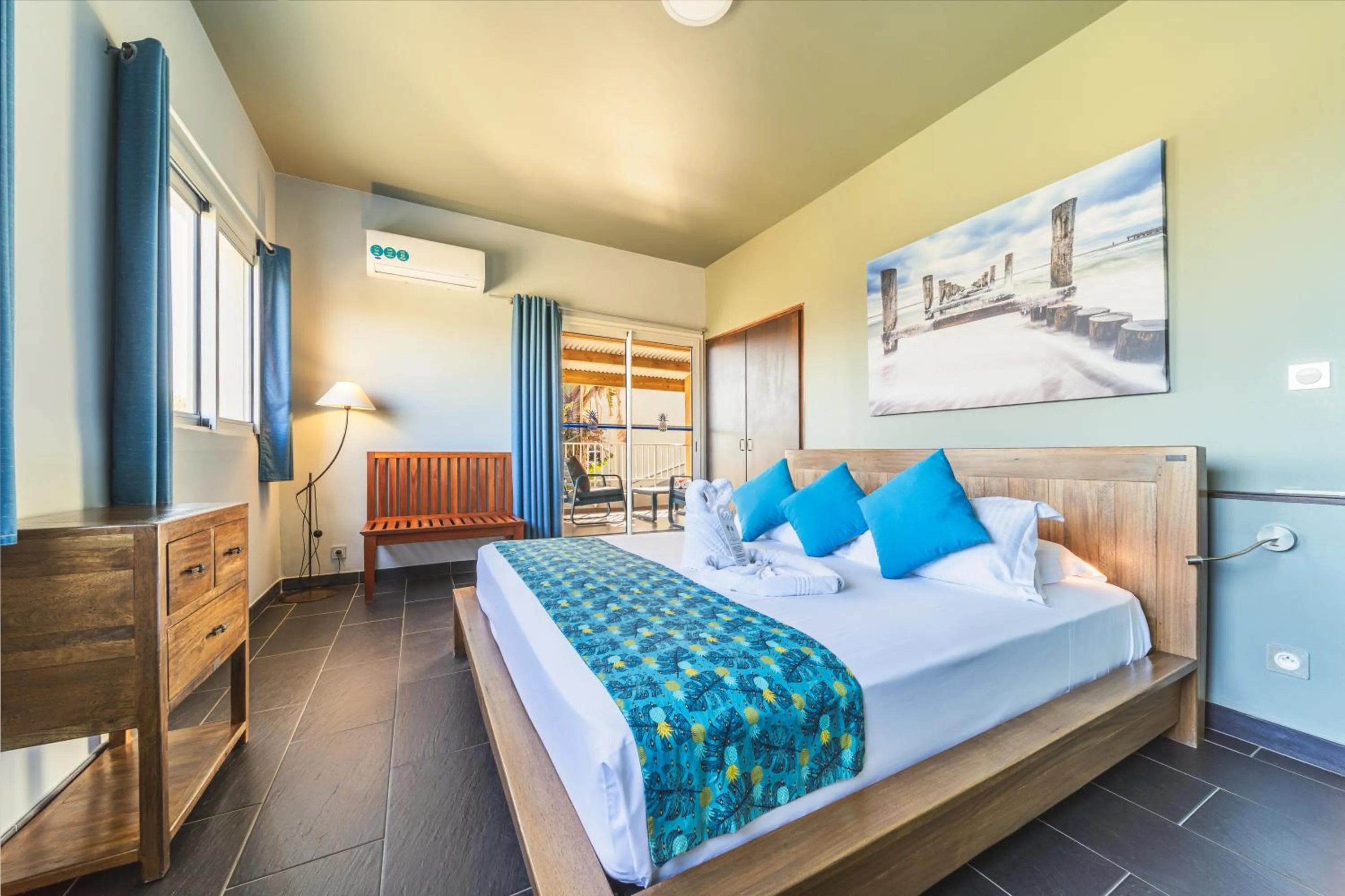 Bed in Hotel Exsel Victoria