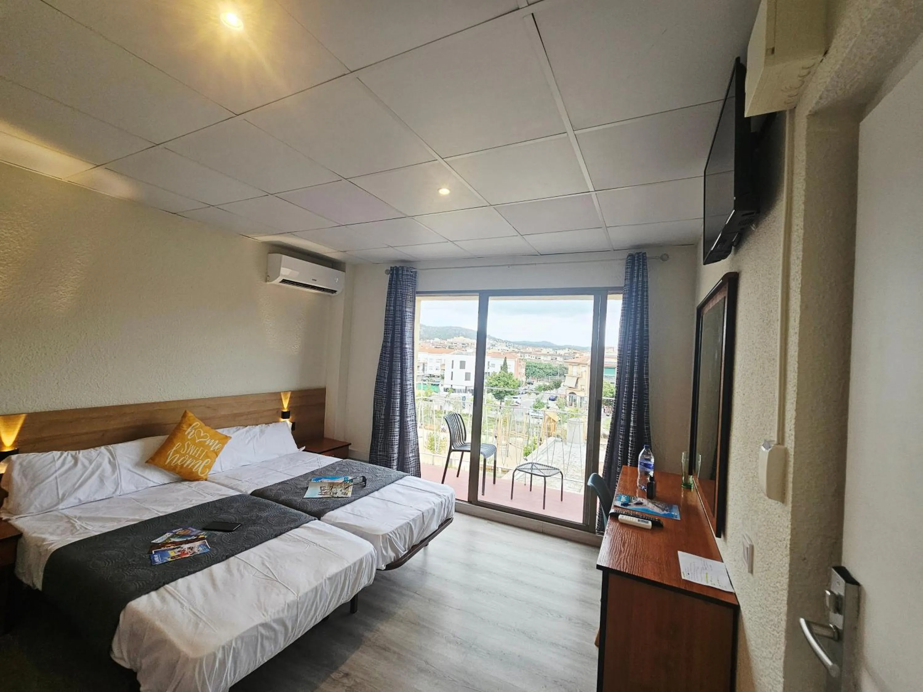 Bed in Hotel Mar i Sol