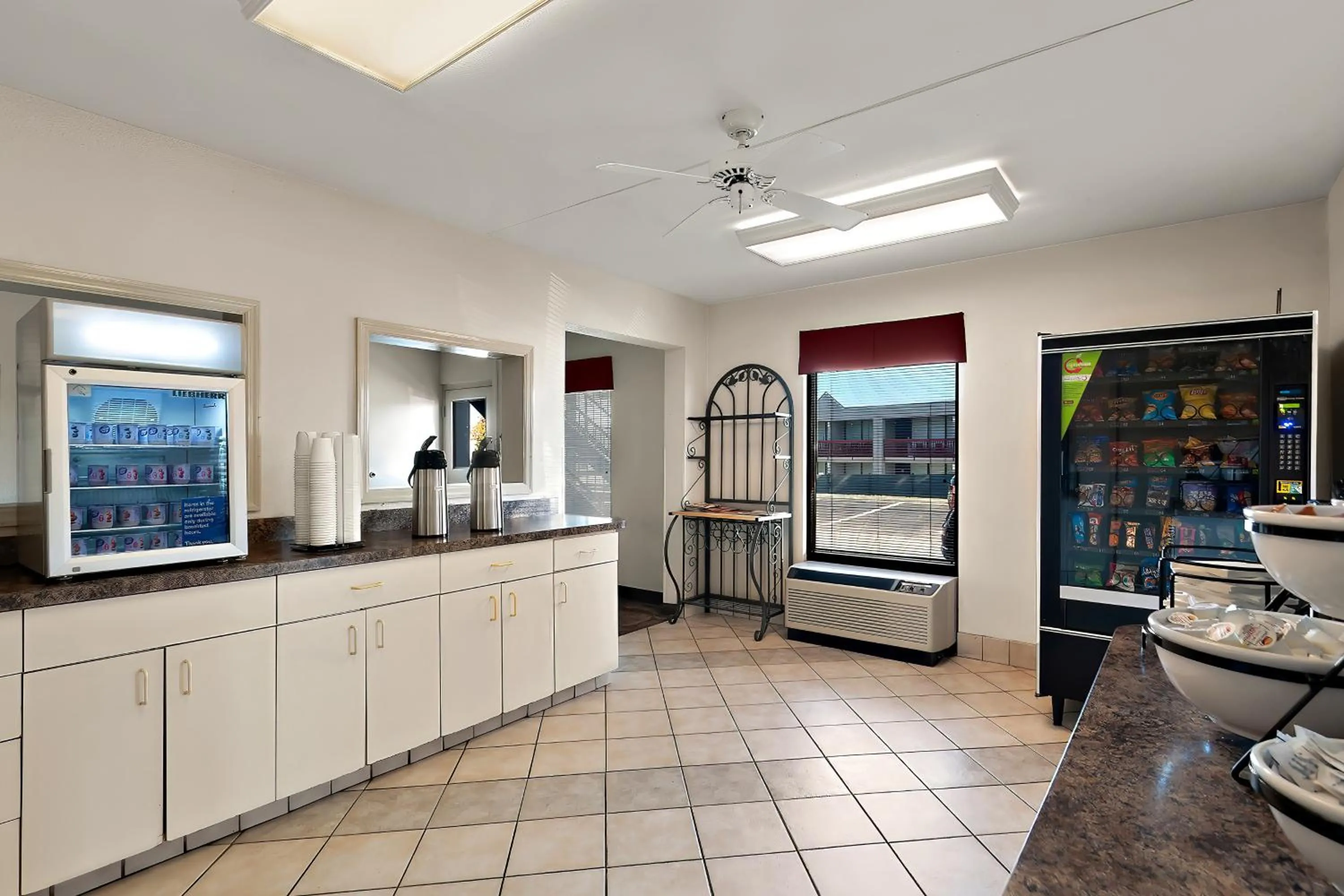 Breakfast in Red Roof Inn Winchester, VA