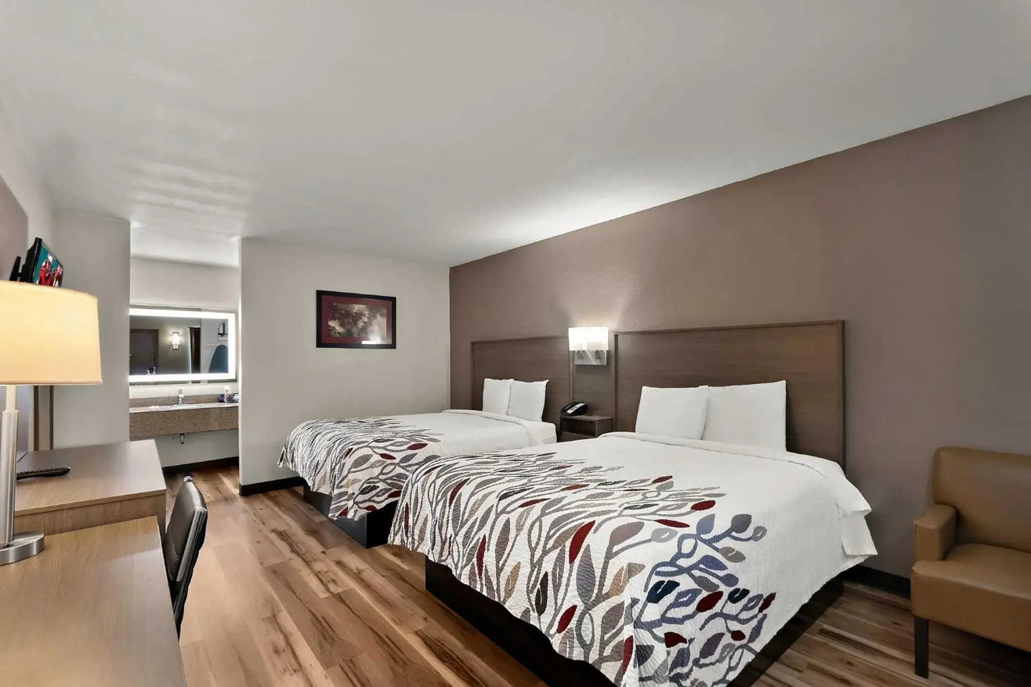 Deluxe Room with Two Queen Beds Second Floor Non-Smoking in Red Roof Inn Winchester, VA Deluxe Room with Two Queen Beds Second Floor Non-Smoking in Red Roof Inn Winchester, VA