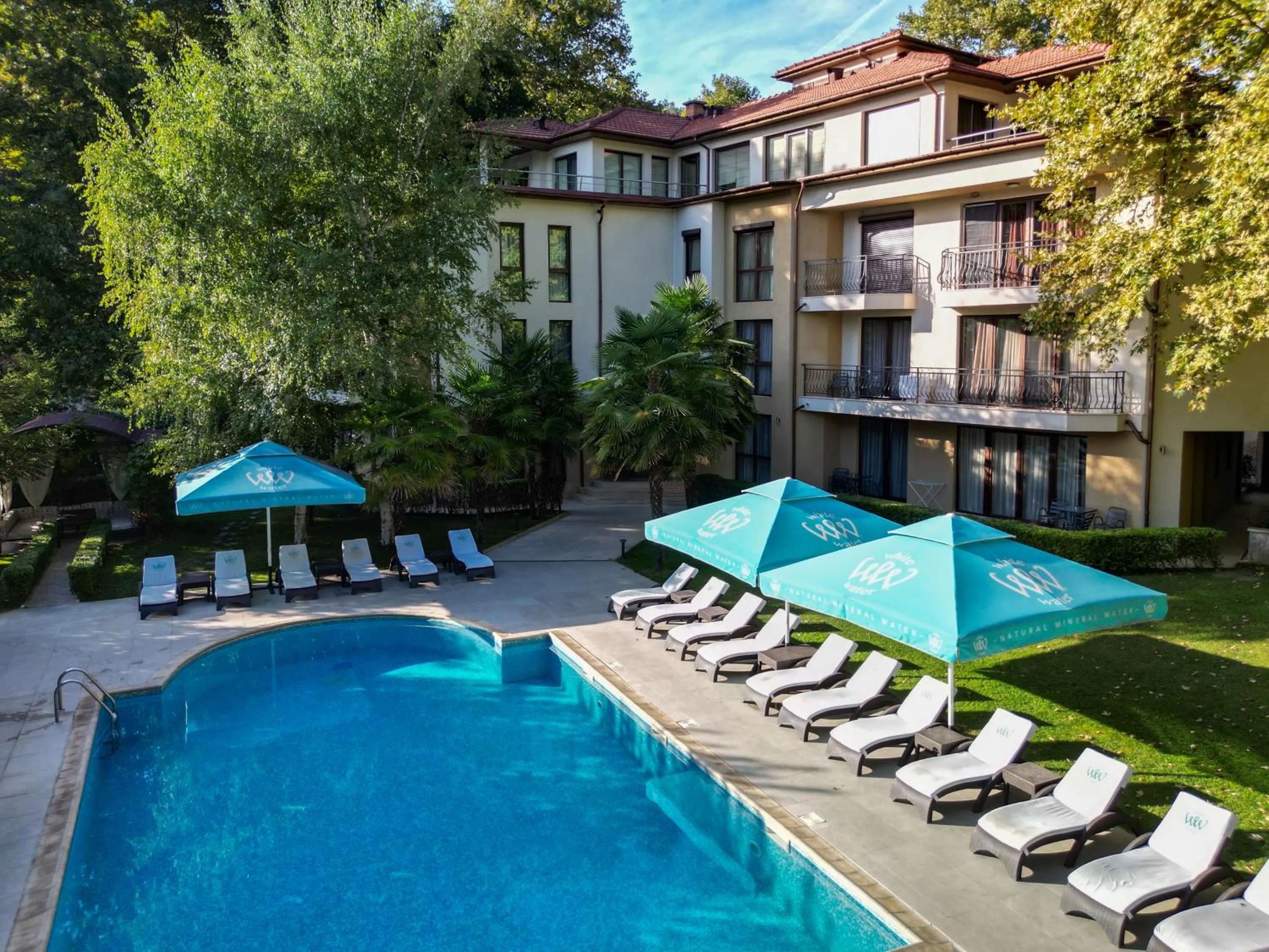Swimming pool in Family Hotel Edia-Sandanski