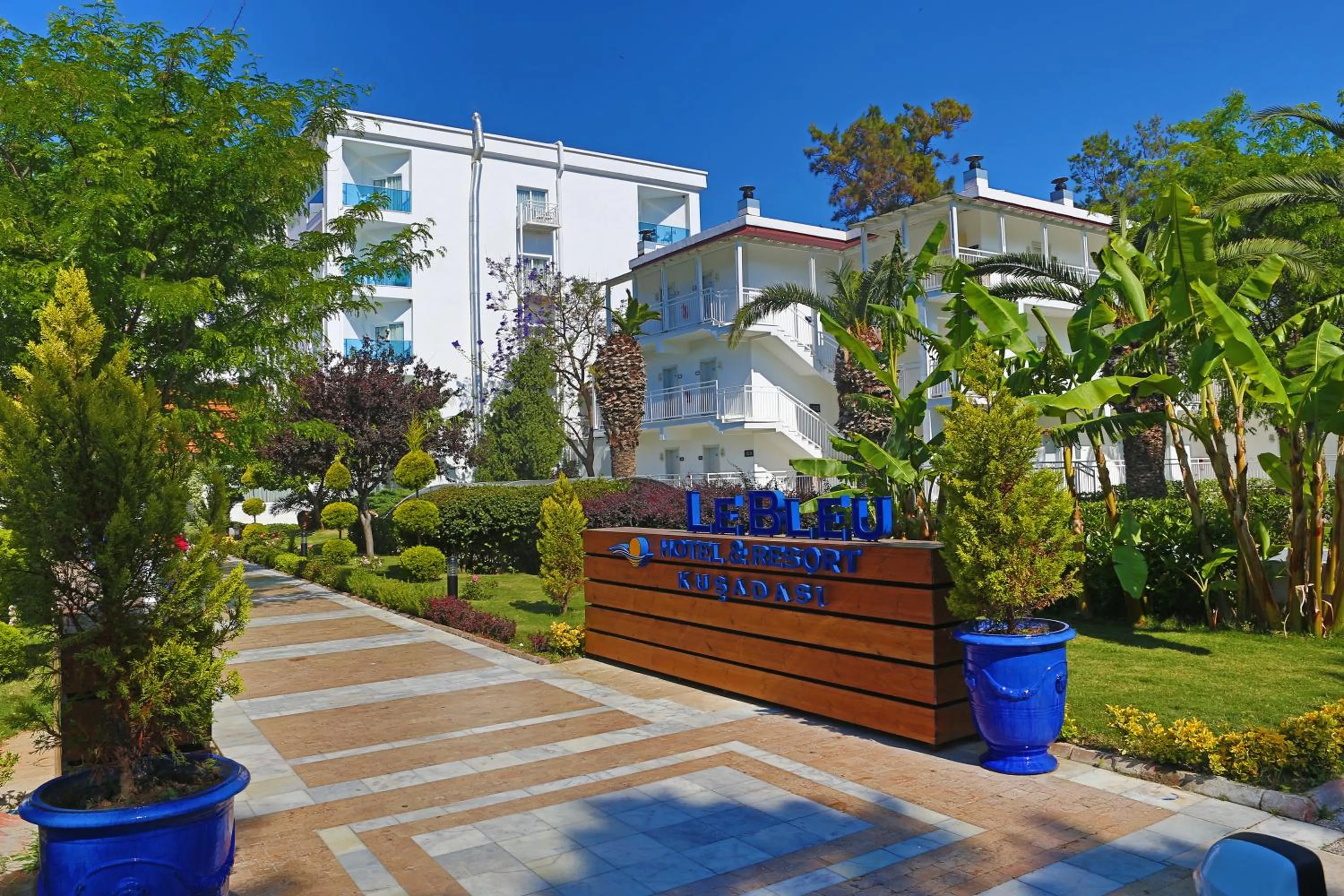 Garden in Le Bleu Hotel & Resort Kusadasi