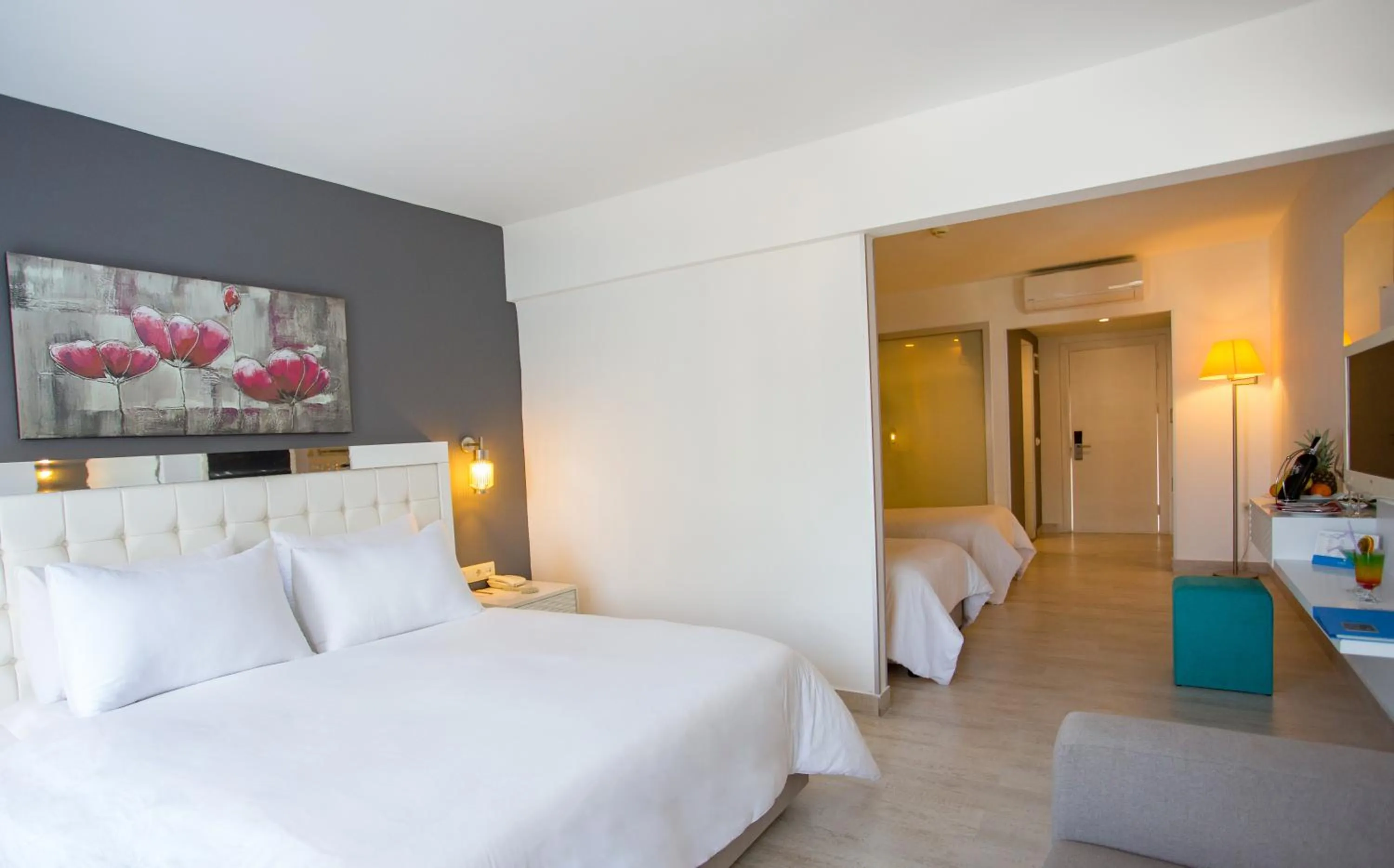 Photo of the whole room in Le Bleu Hotel & Resort Kusadasi