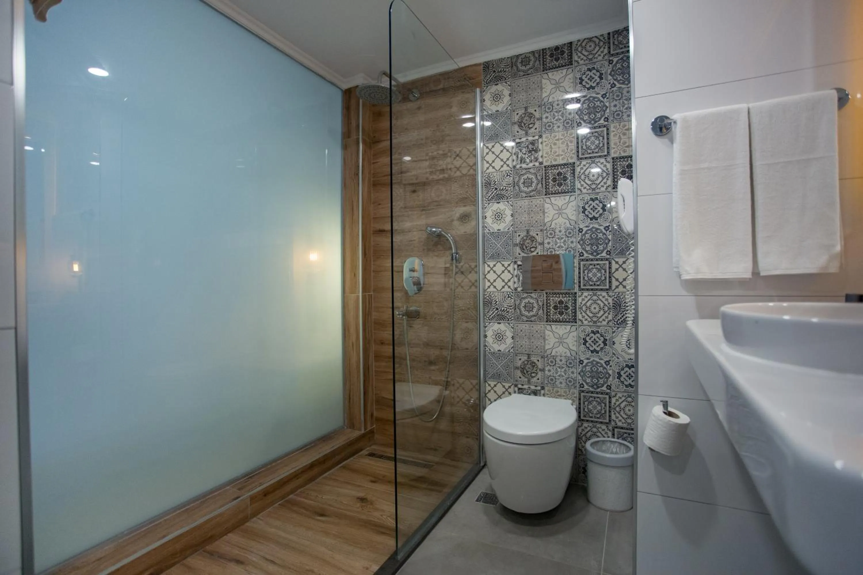 Shower in Le Bleu Hotel & Resort Kusadasi