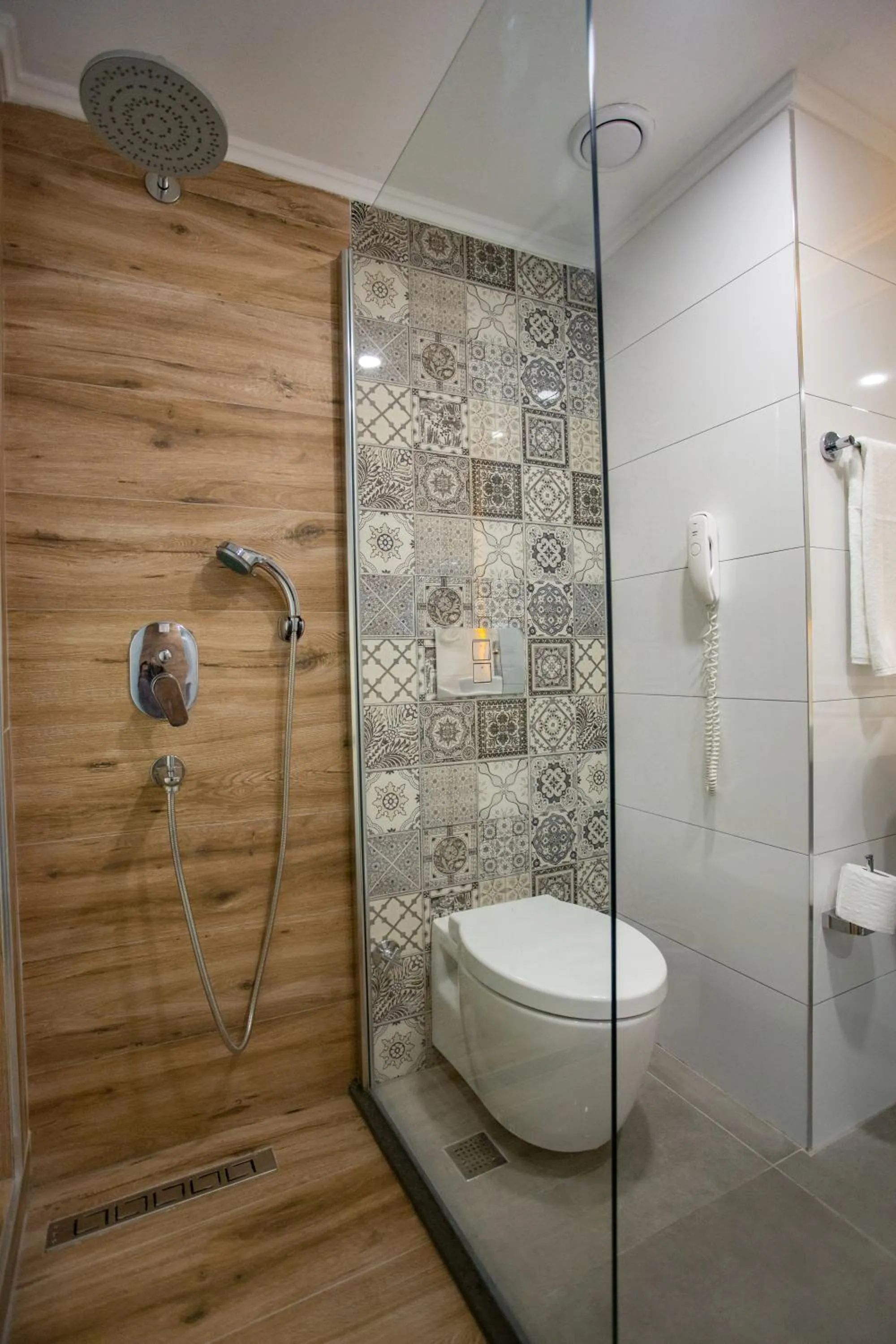 Shower in Le Bleu Hotel & Resort Kusadasi