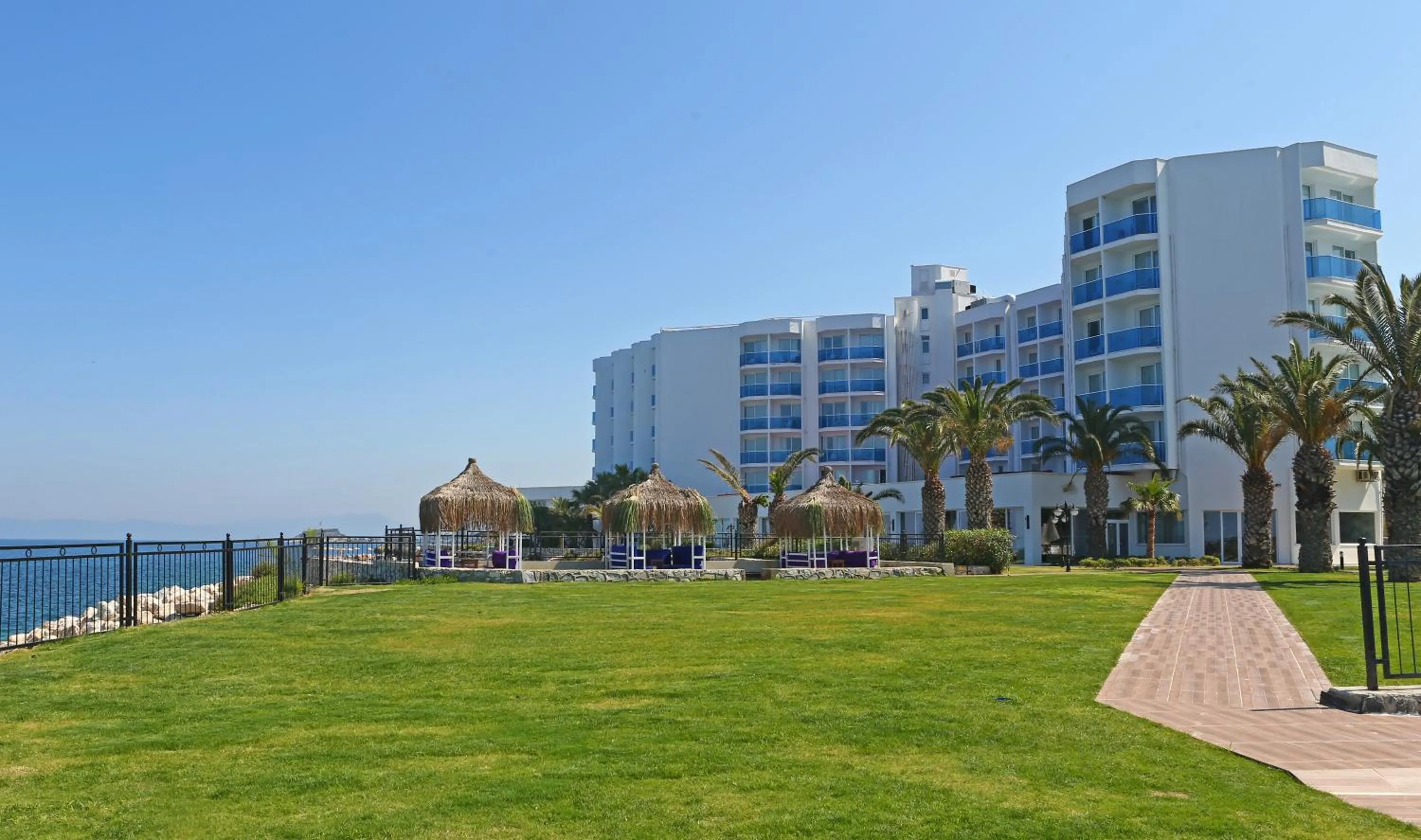 Garden in Le Bleu Hotel & Resort Kusadasi