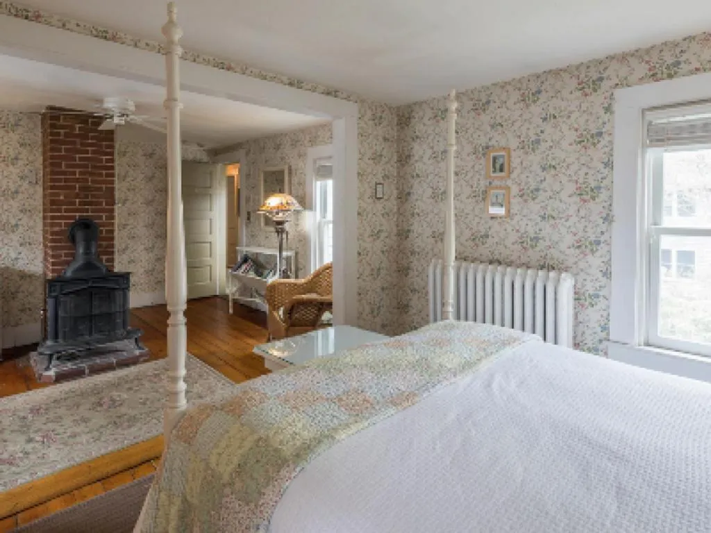 Other, Bed in Snug Cottage