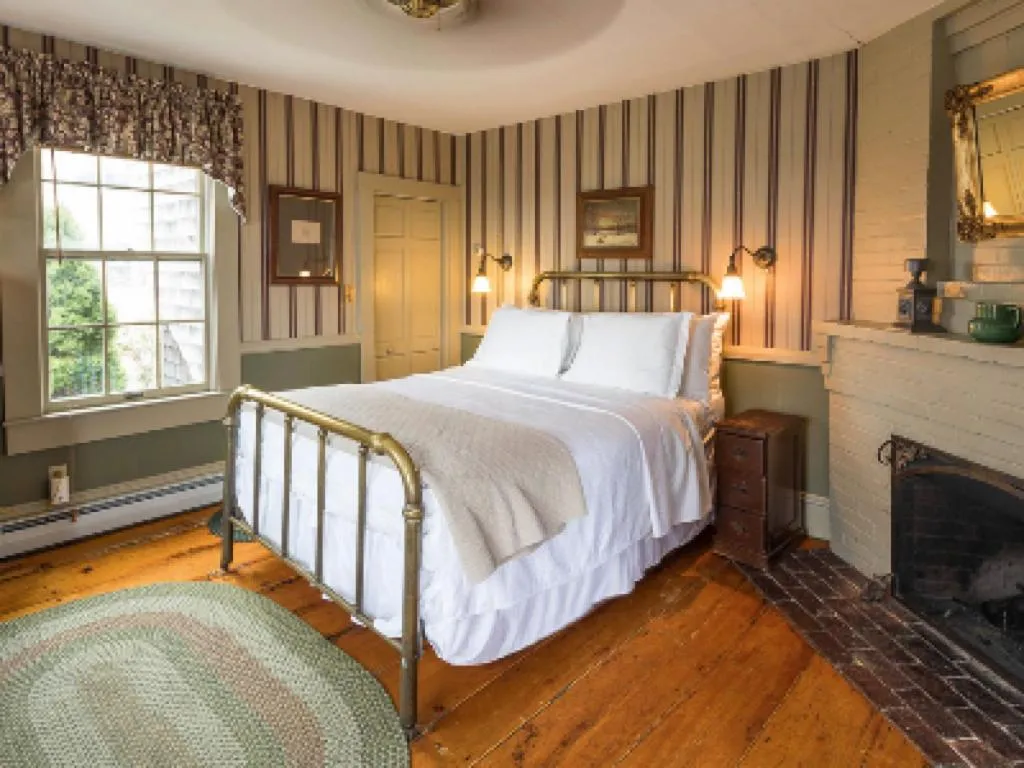 Other, Bed in Snug Cottage