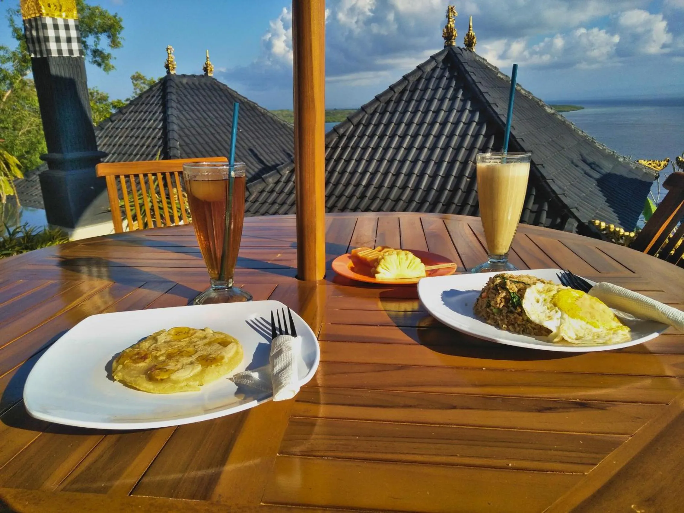 Continental breakfast in Prasi Sunset Bungalows