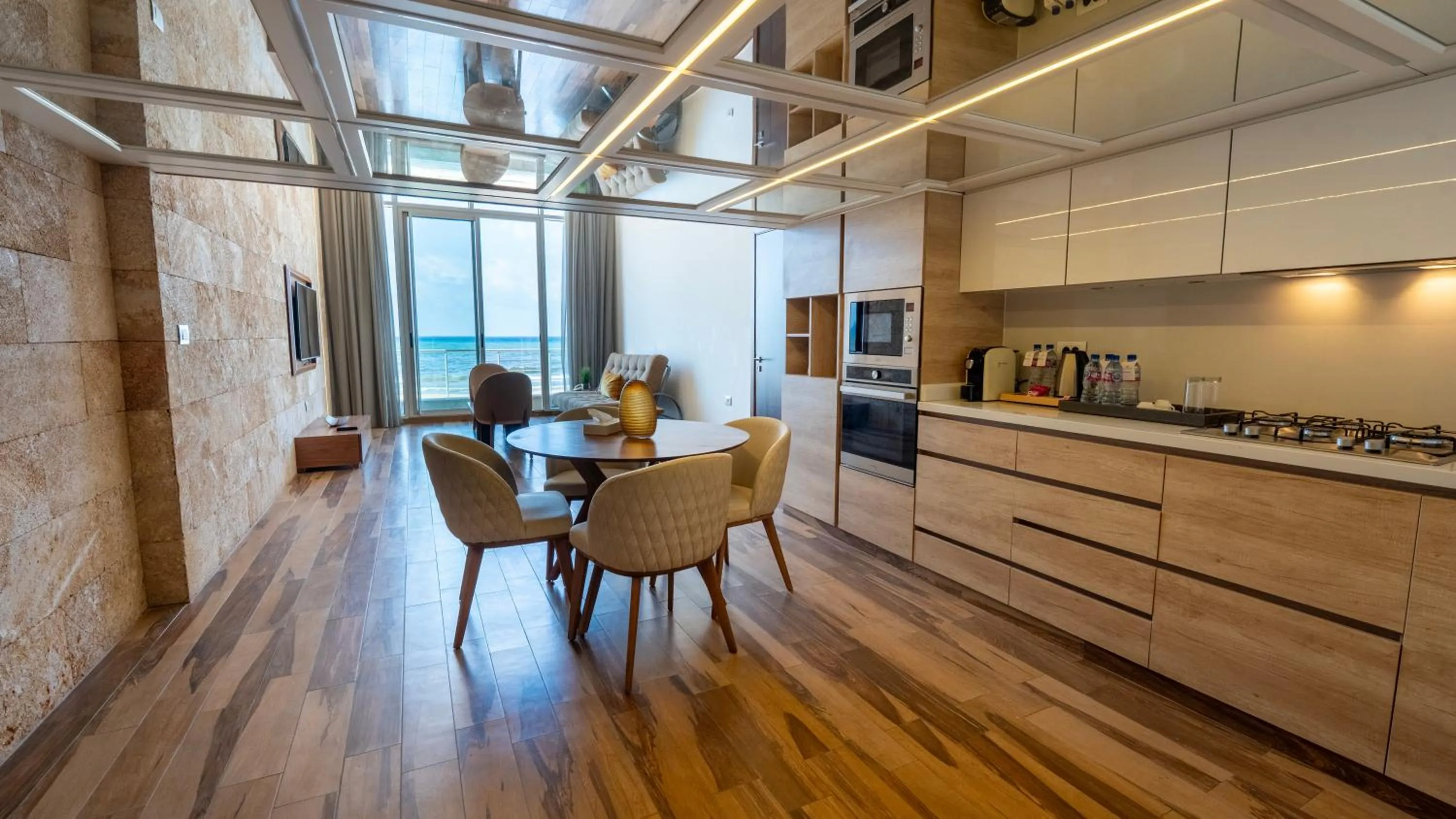 Coffee/tea facilities in Lancaster Eden Bay