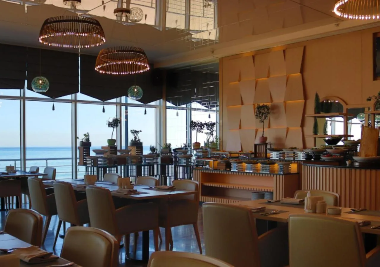 Restaurant/places to eat in Lancaster Eden Bay