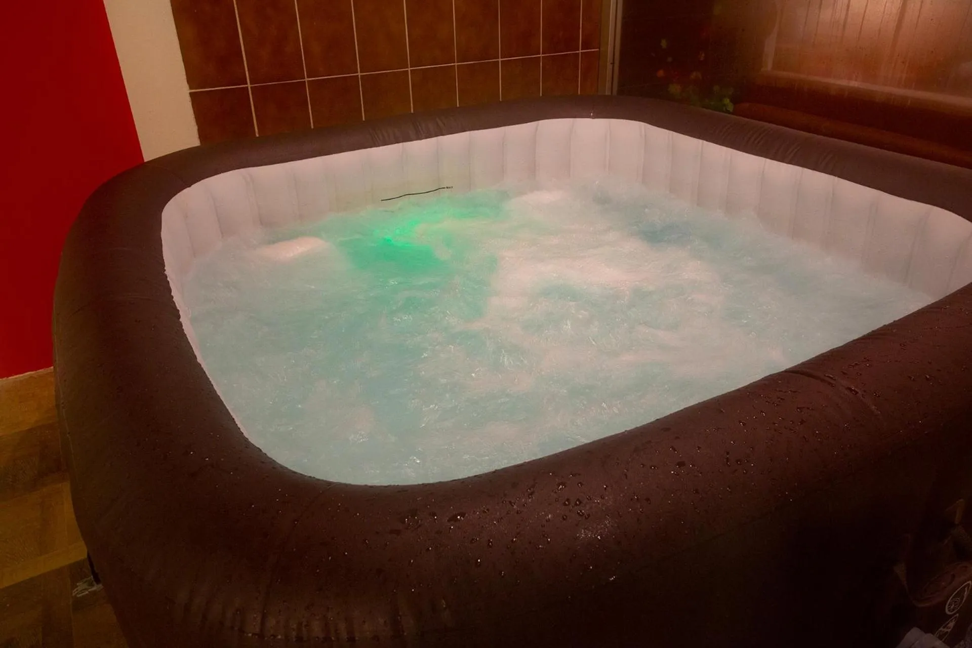 Hot Tub in Fontána Lipno