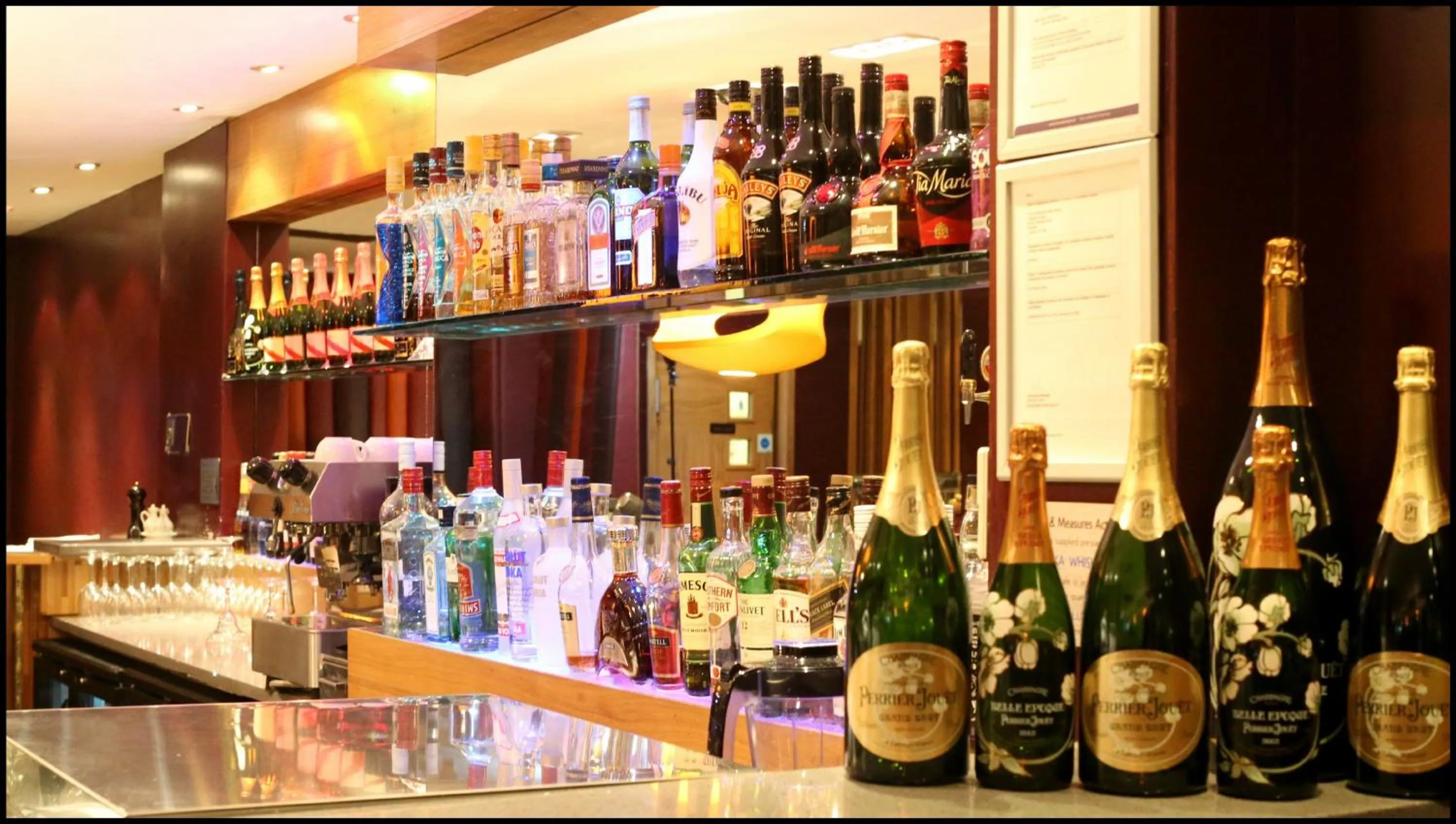 Food and drinks in The Continental Hotel, Heathrow