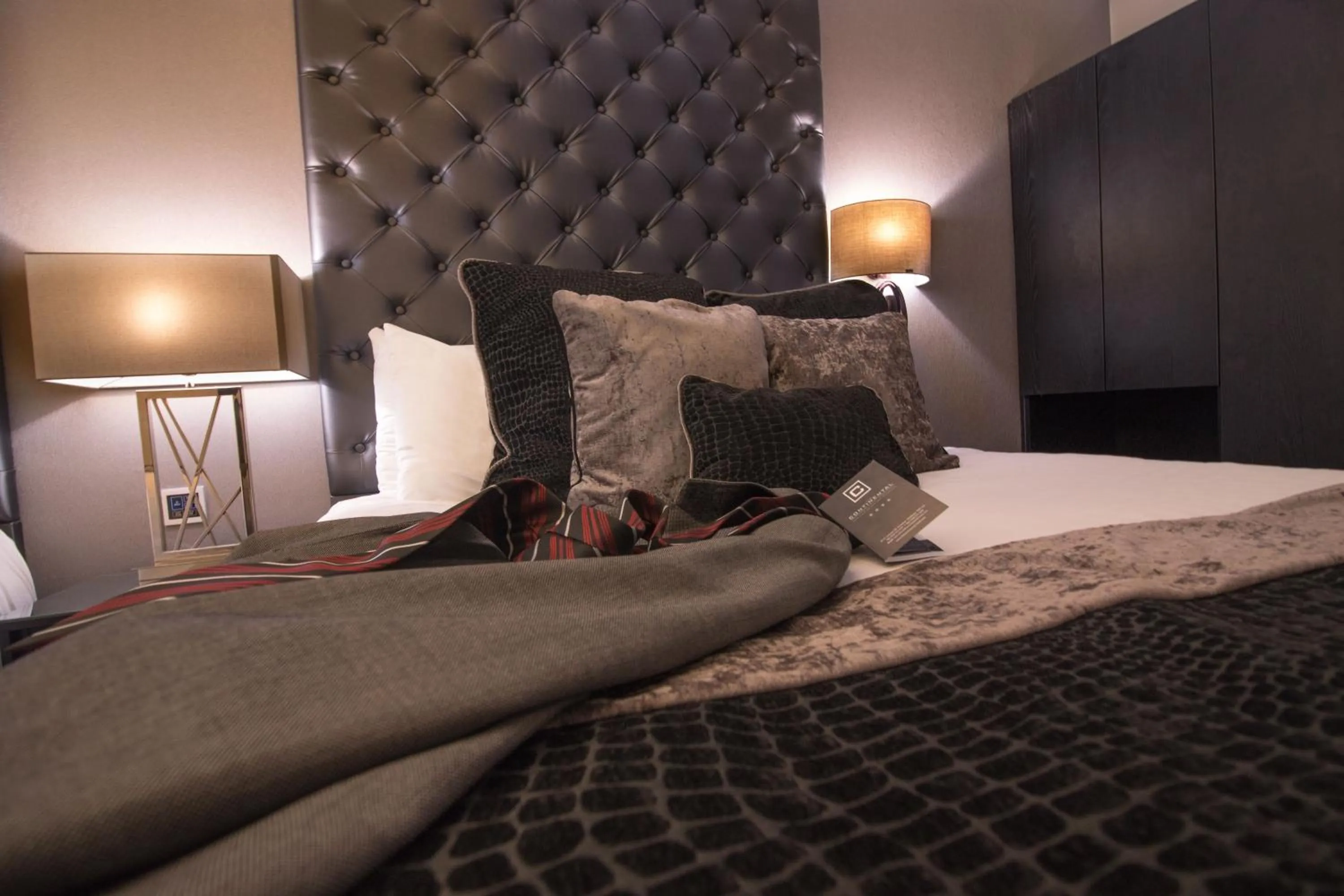 Bedroom, Bed in The Continental Hotel, Heathrow