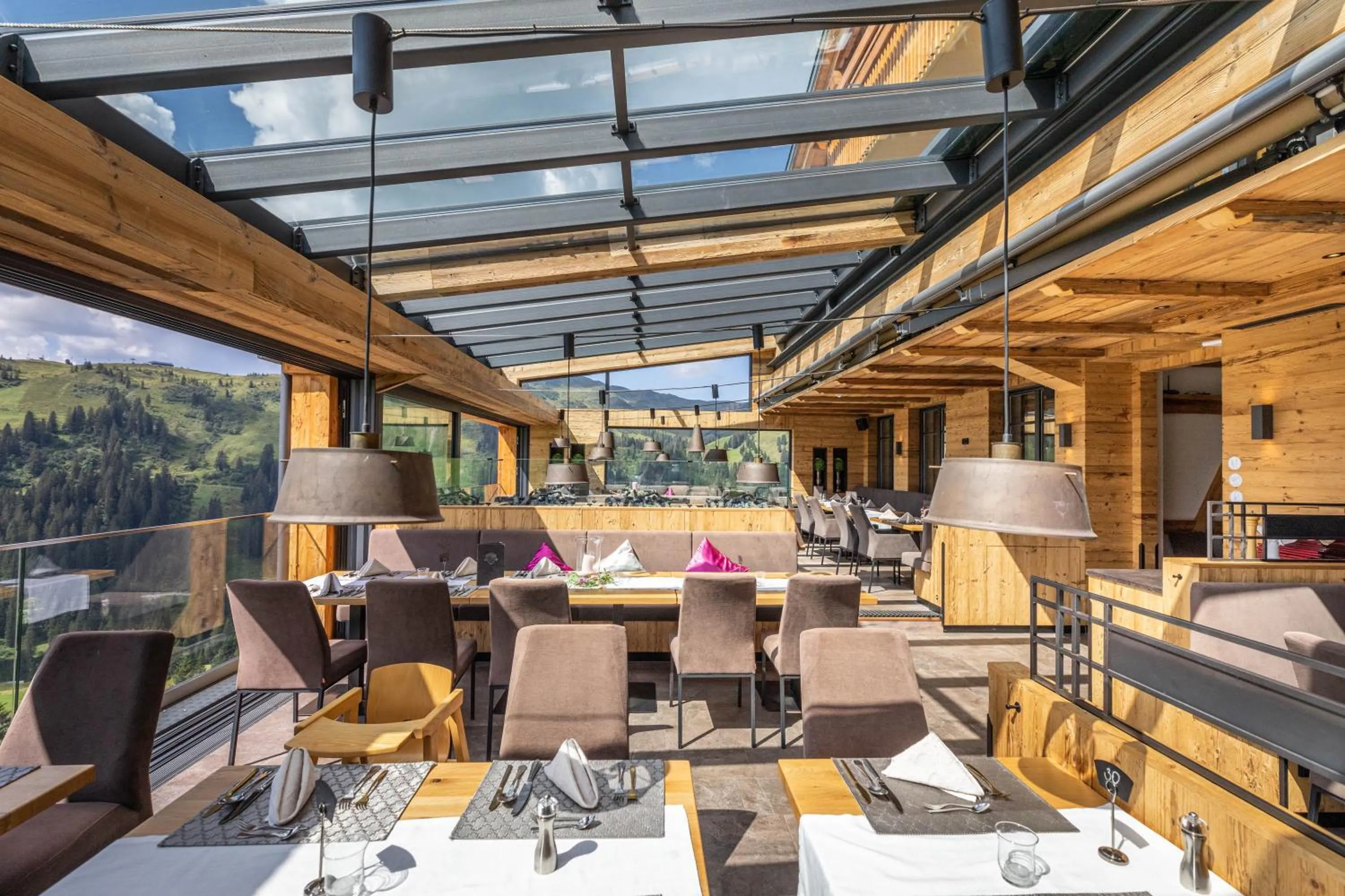 Restaurant/places to eat in Hotel Walisgaden superior