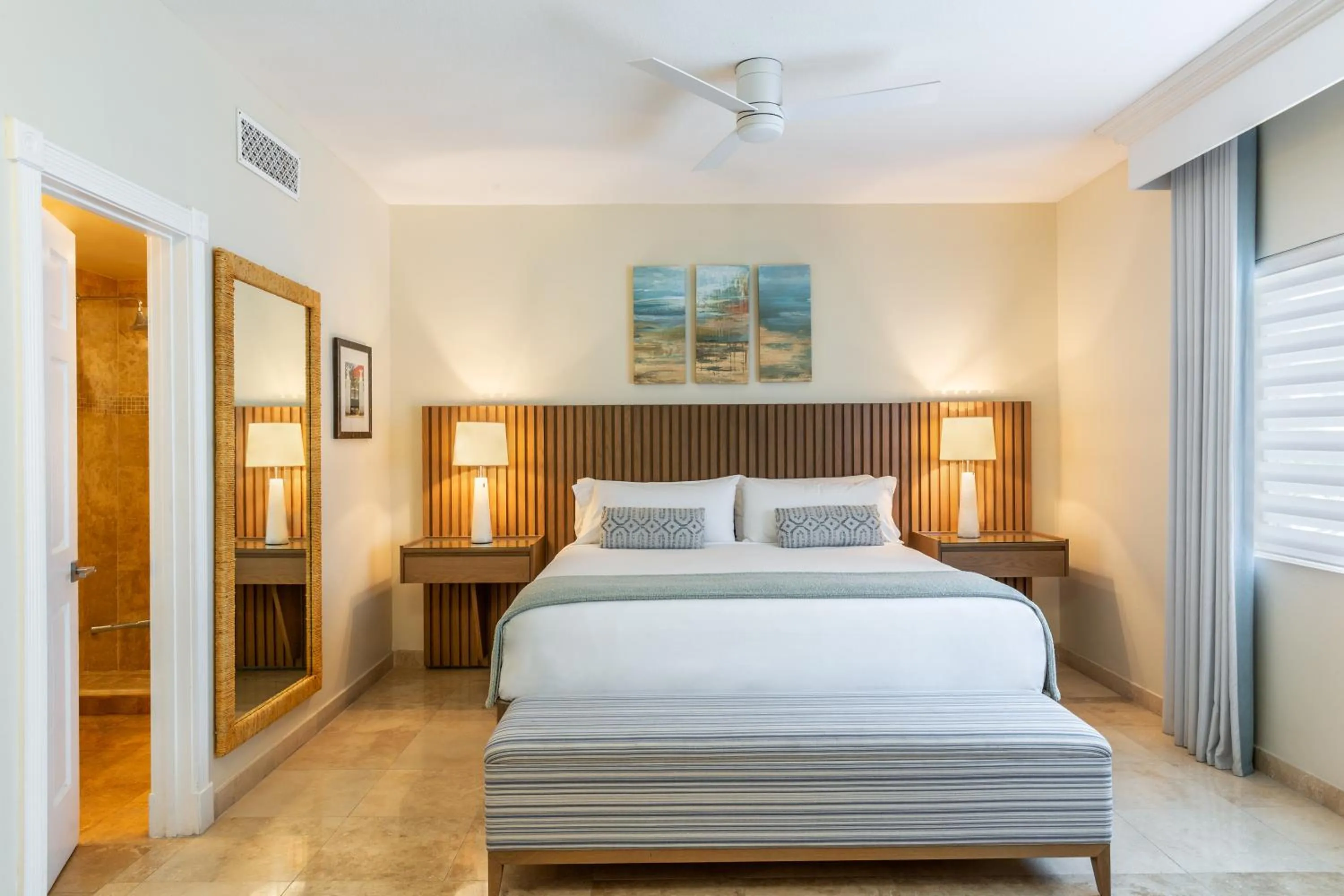 Bedroom, Bed in The Sands at Grace Bay