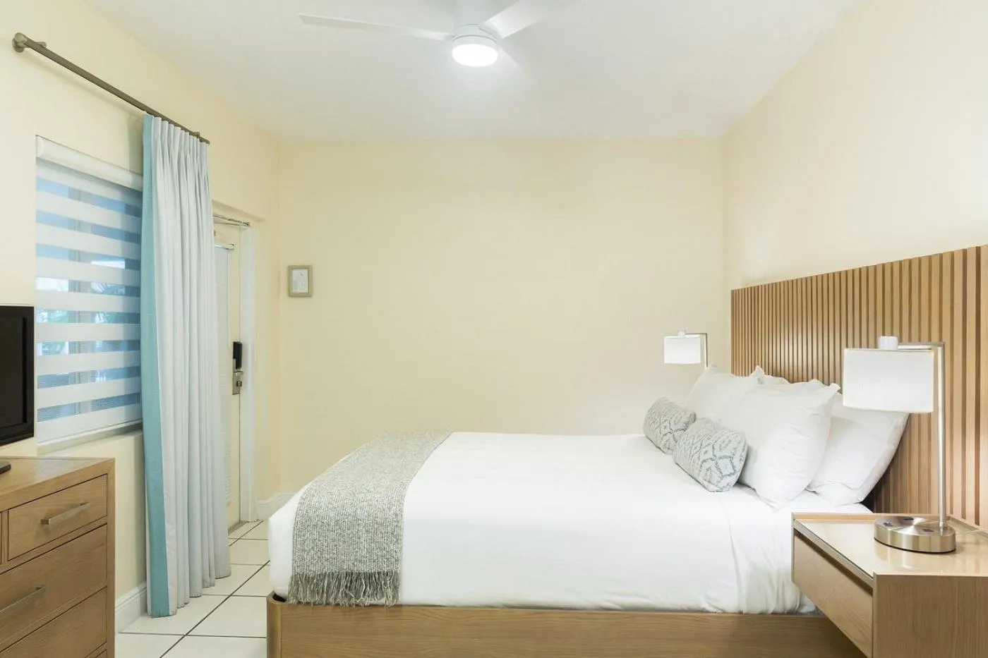 Bedroom, Bed in The Sands at Grace Bay
