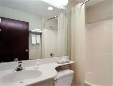 Bathroom in Stay Express inn and Suites Atlanta Union City
