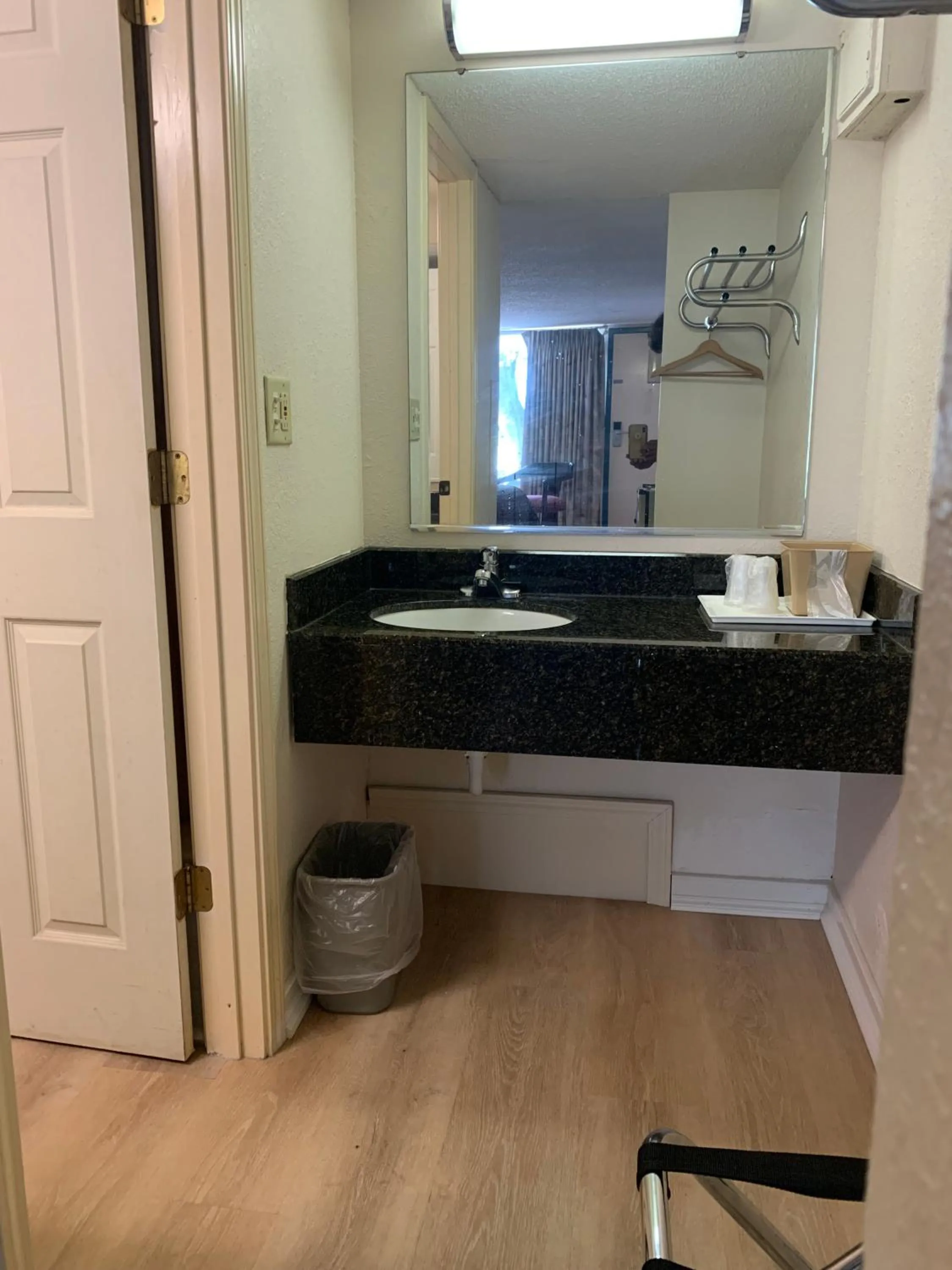 Bathroom in Tollway Inn Beloit