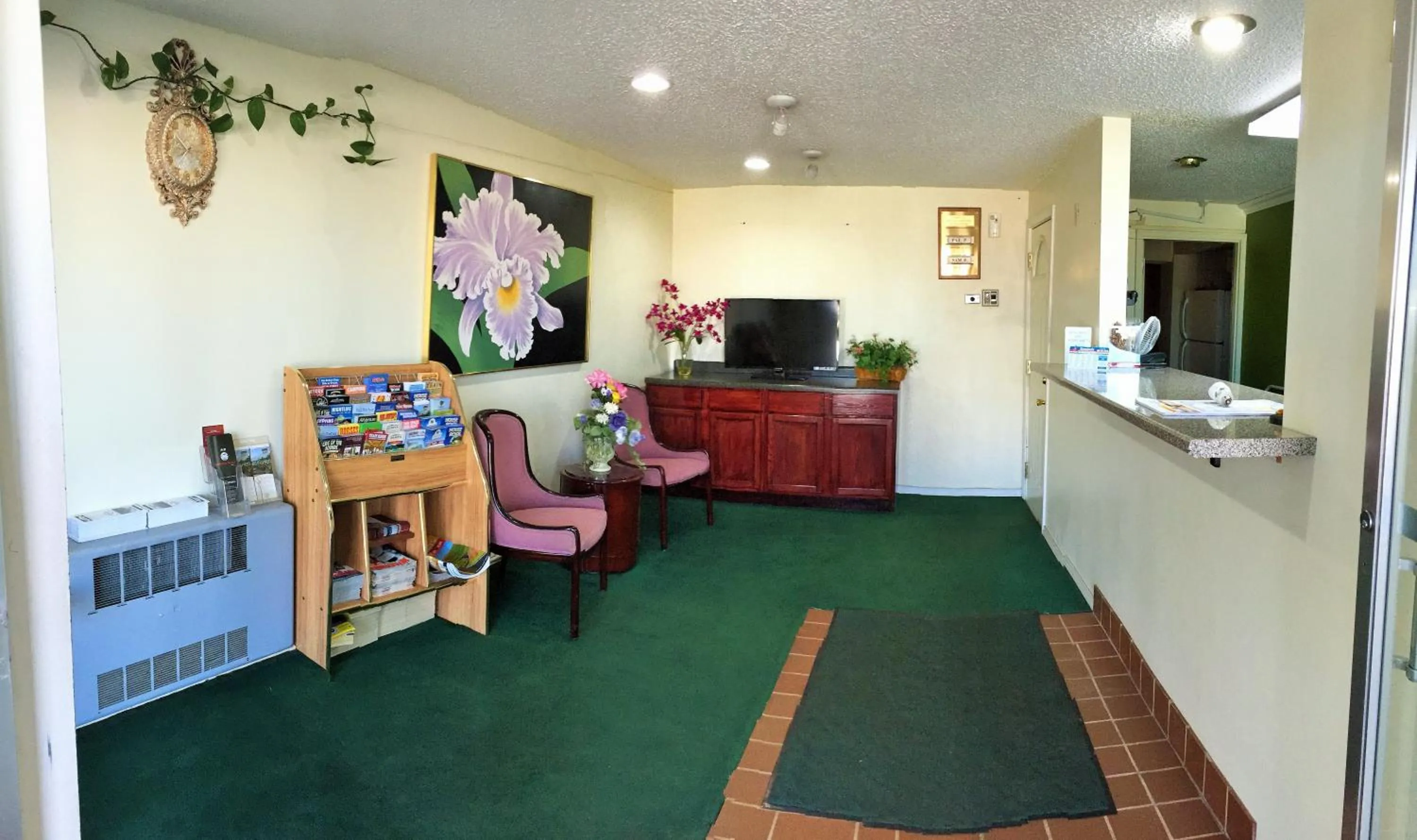 Lobby or reception in Tollway Inn Beloit